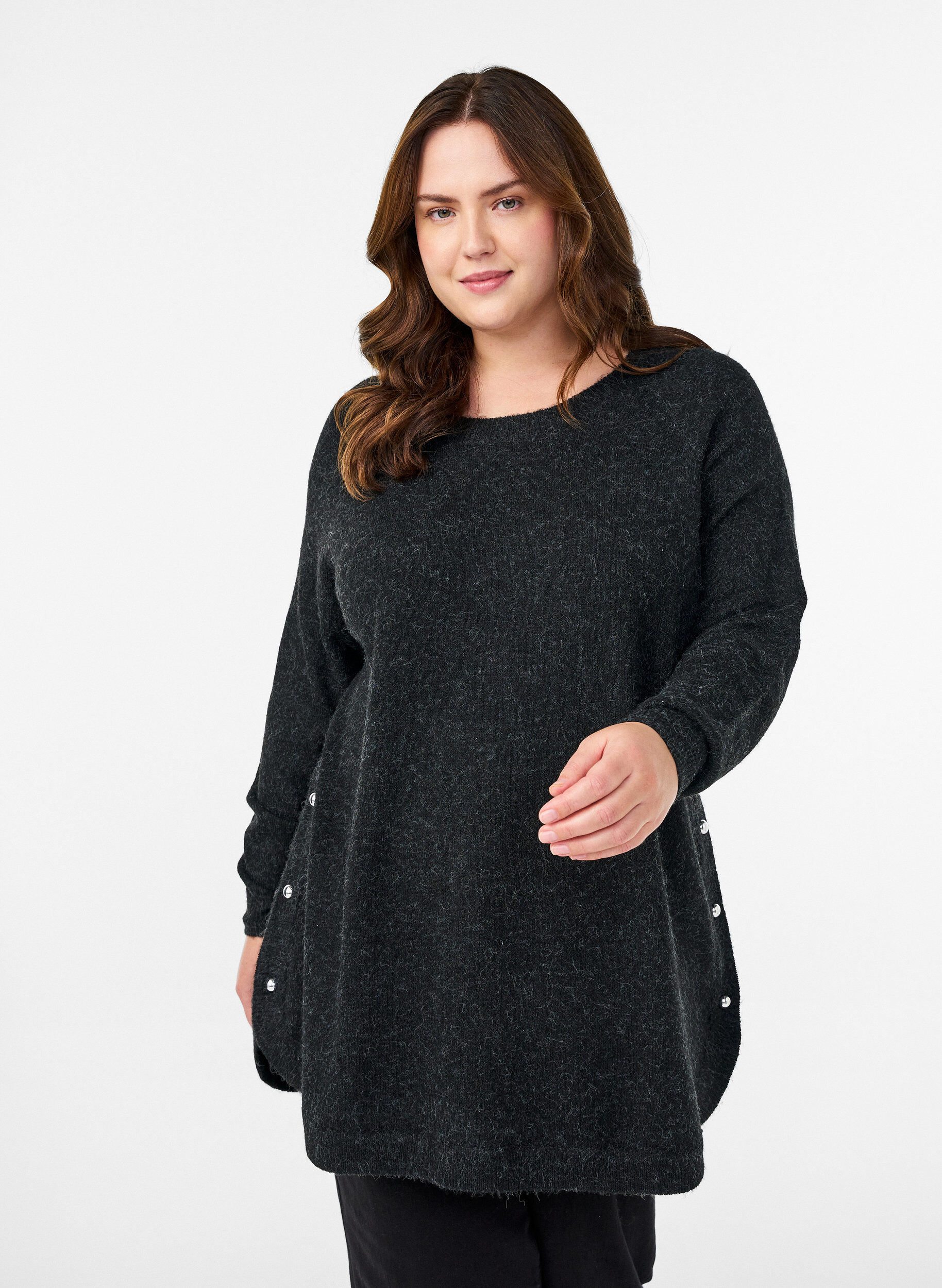 Long knitted blouse with ball buttons, Dark Grey, Model