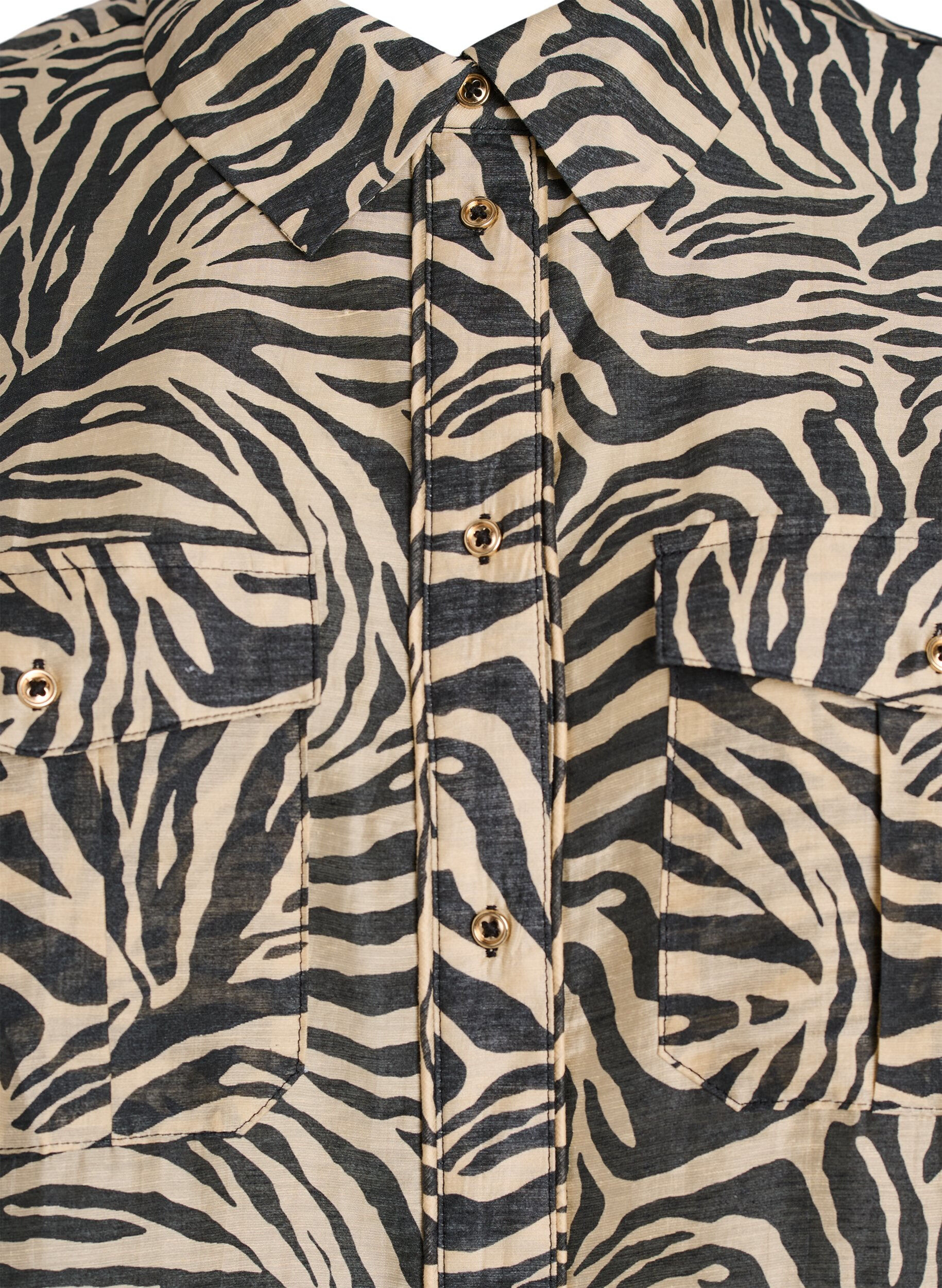 Zizzifashion Loose shirt with animal print and chest pockets, Black, Packshot image number 2