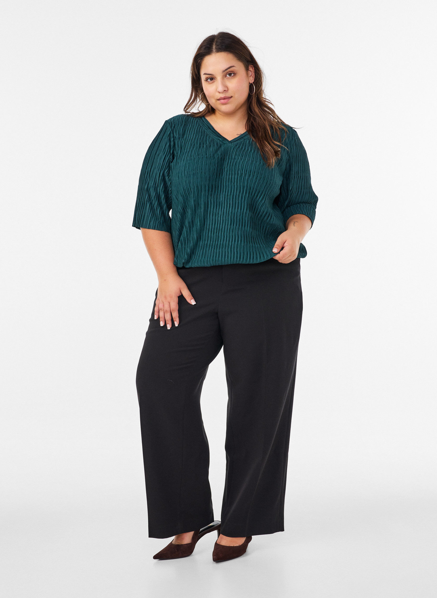 ZizzifashionBlouse with wavy texture and balloon shape, Green, Model image number 1