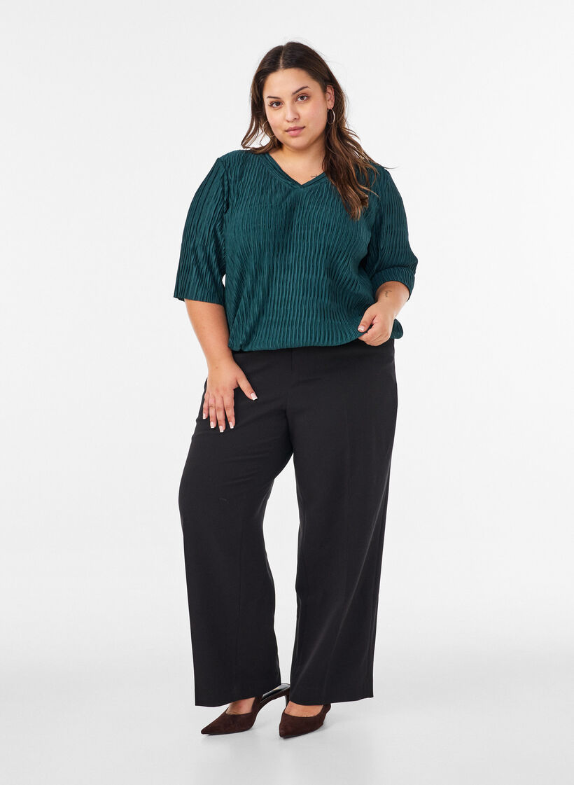 Blouse with wavy texture and balloon shape, Green, Model image number 1
