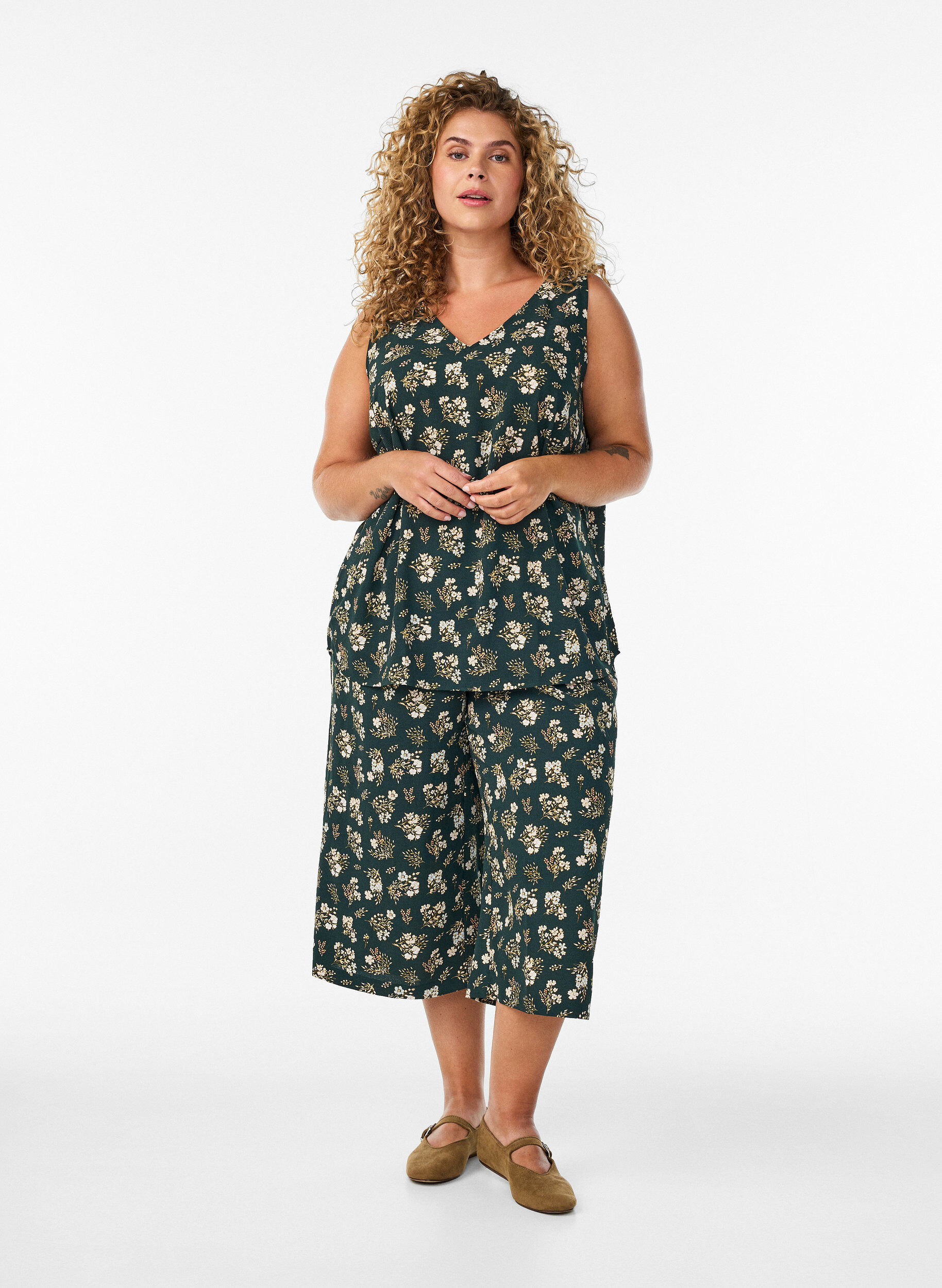 Zizzifashion Printed top with v-neck, Green, Model image number 0