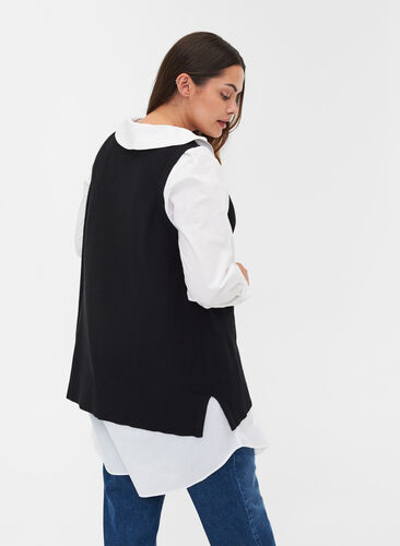 Knitted vest with rounded neckline and slits, Black, Model image number 1
