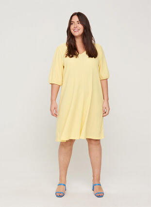 Dress with puff sleeves and V-neck, Mellow Yellow, Model image number 2