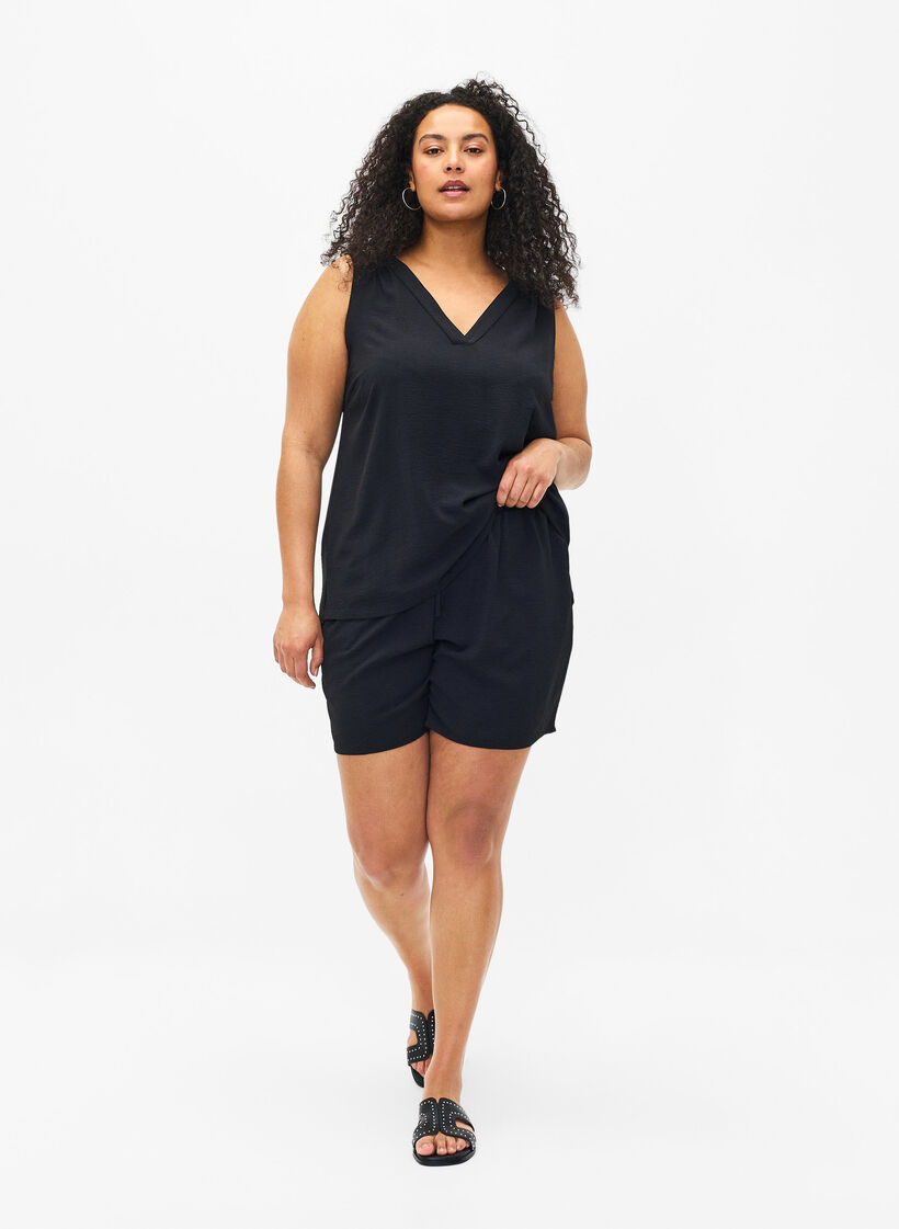 Shorts with pockets and elastic waistband, Black, Model image number 1