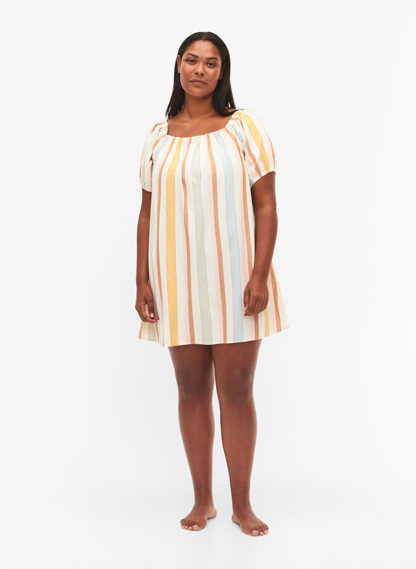 Off-shoulder beach tunic, Striped Jaquard, Model image number 3
