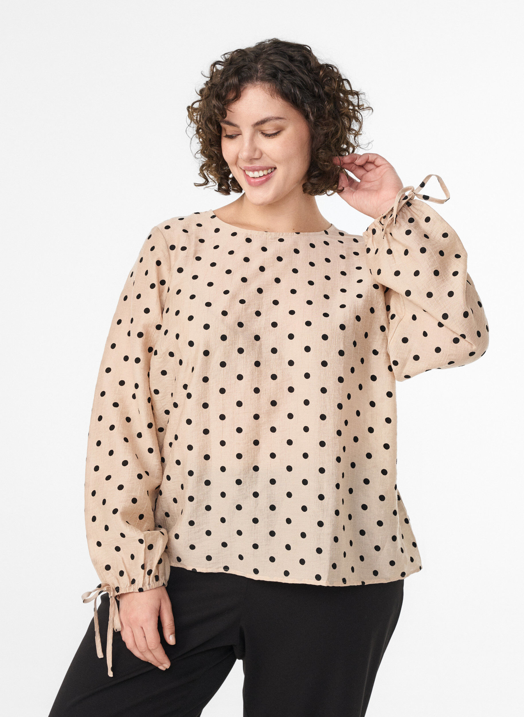 Blouse with dots and tie details, Beige, Model