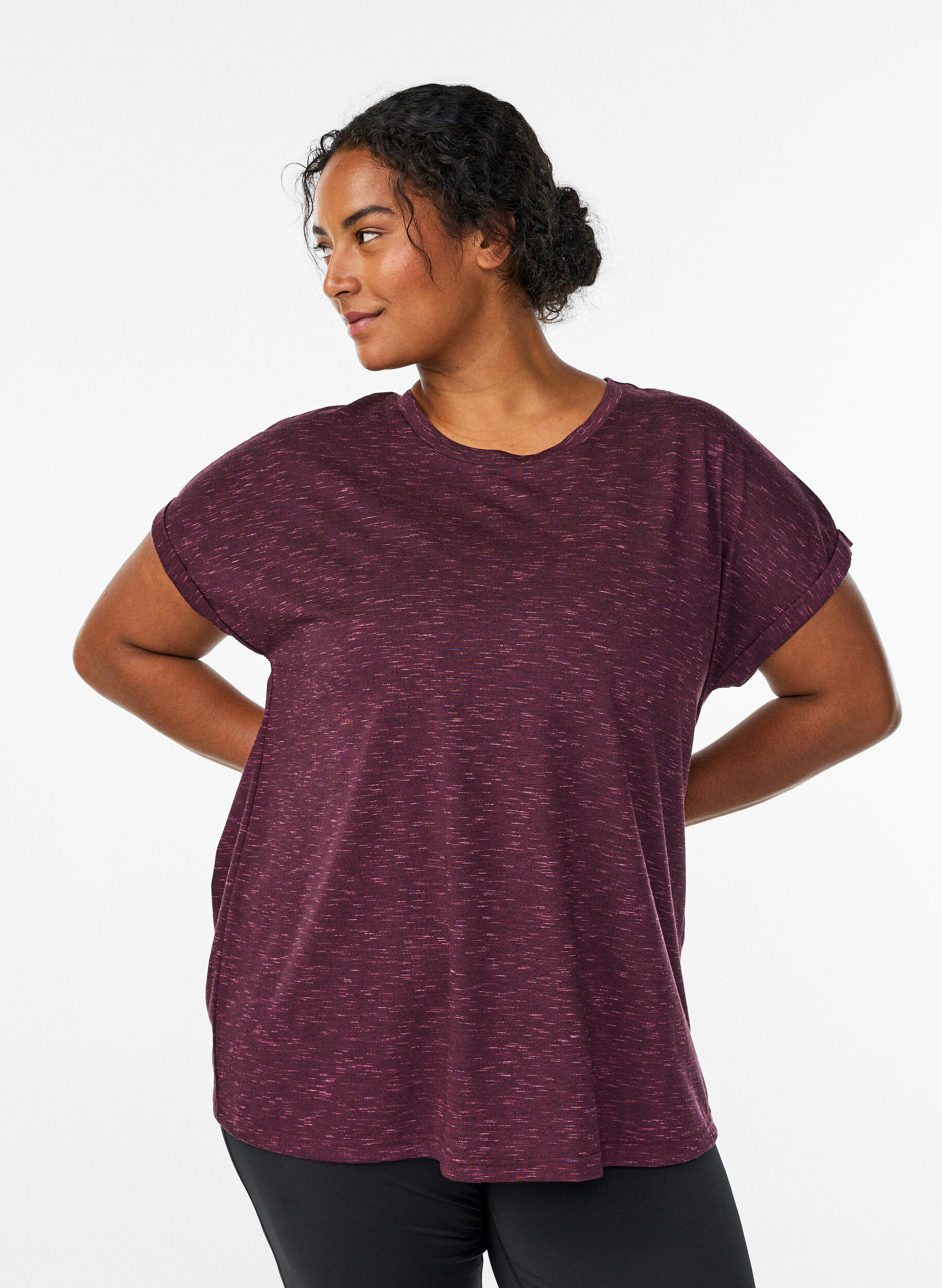 Loose workout t-shirt with short sleeves, Dark Bordeaux, Model