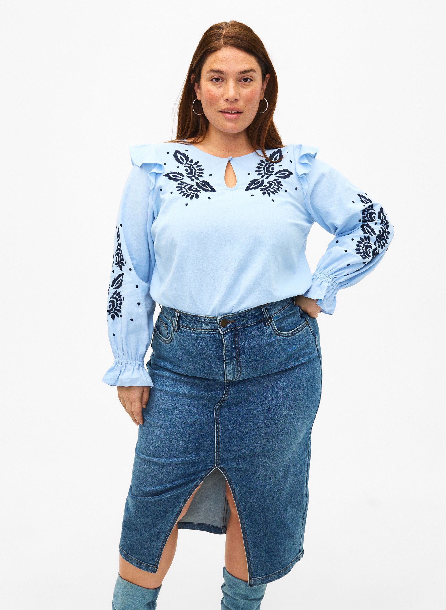 Zizzifashion Denim skirt with front slit, Blue denim, Model image number 0