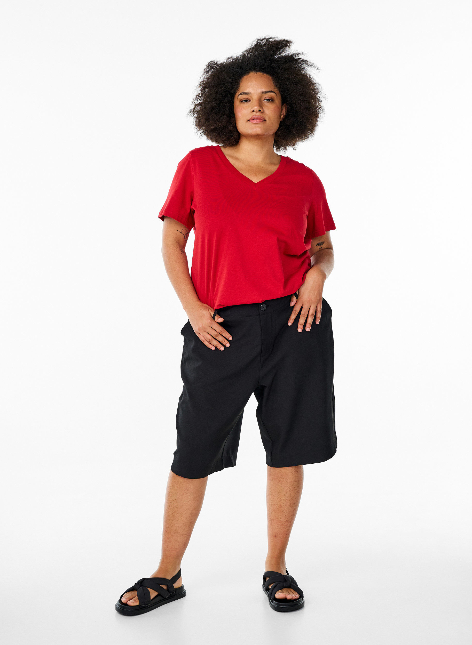 Zizzifashion Basic cotton T-shirt with a V-neck, Red, Model image number 1