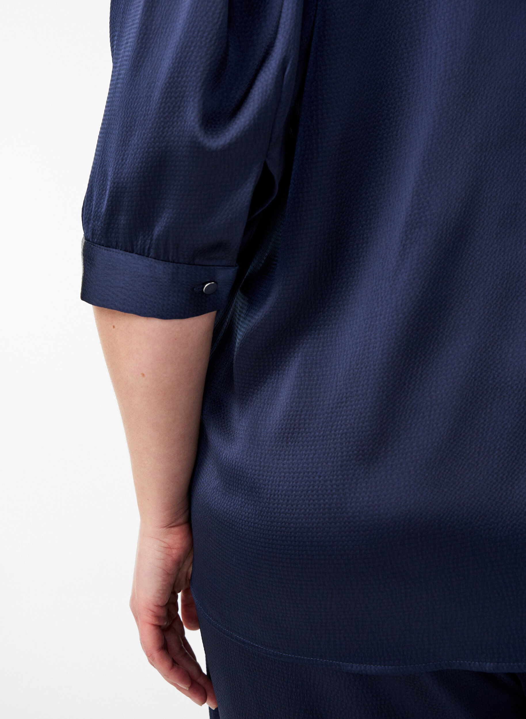 Zizzifashion Satin-look blouse with 1/2 sleeves and a ruffle collar, Blue, Model image number 3