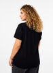 Basic cotton T-shirt with round neck, Black, Model image number 2