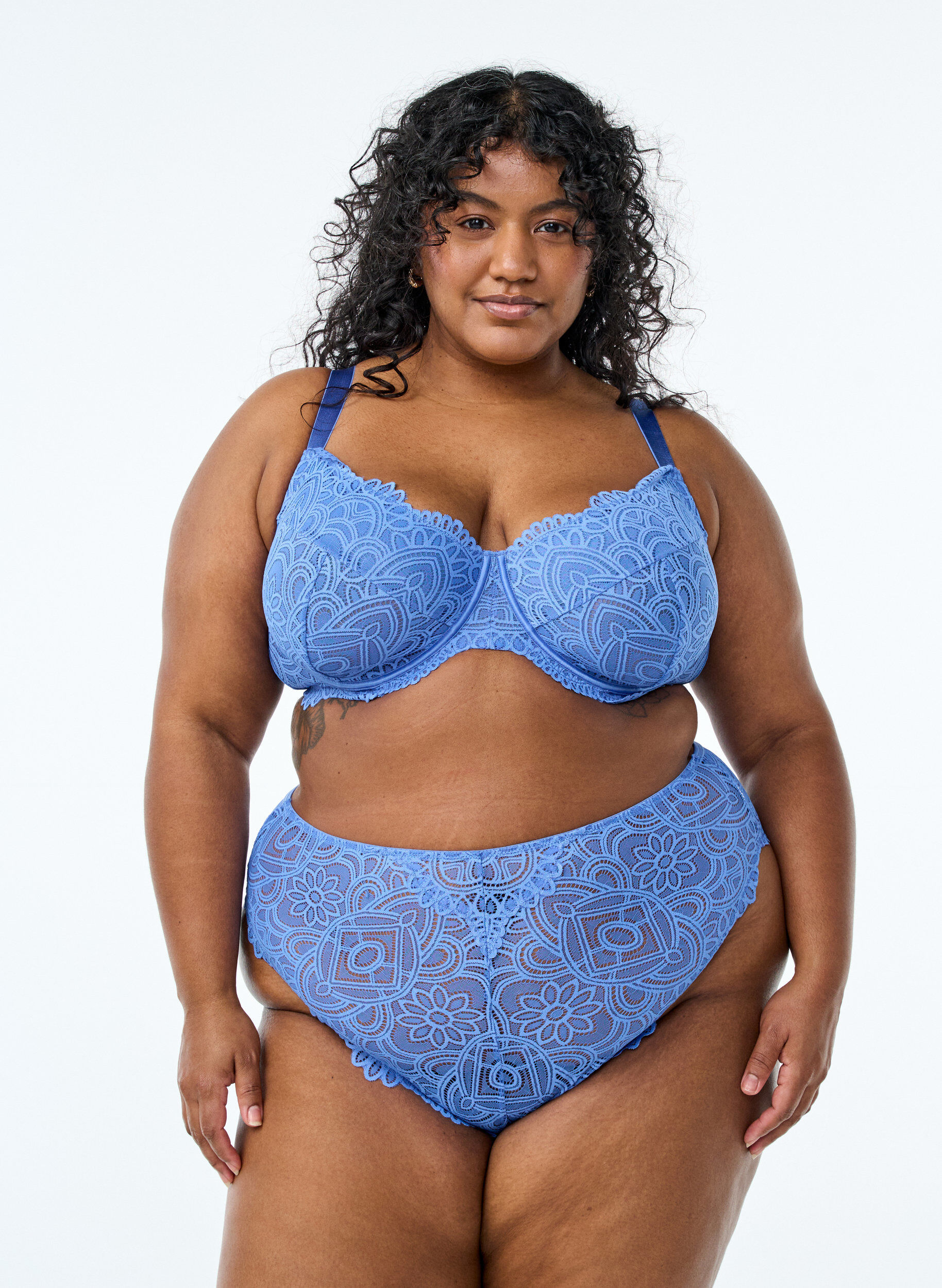 Zizzifashion Full coverage underwired lace bra, Blue, Model image number 1