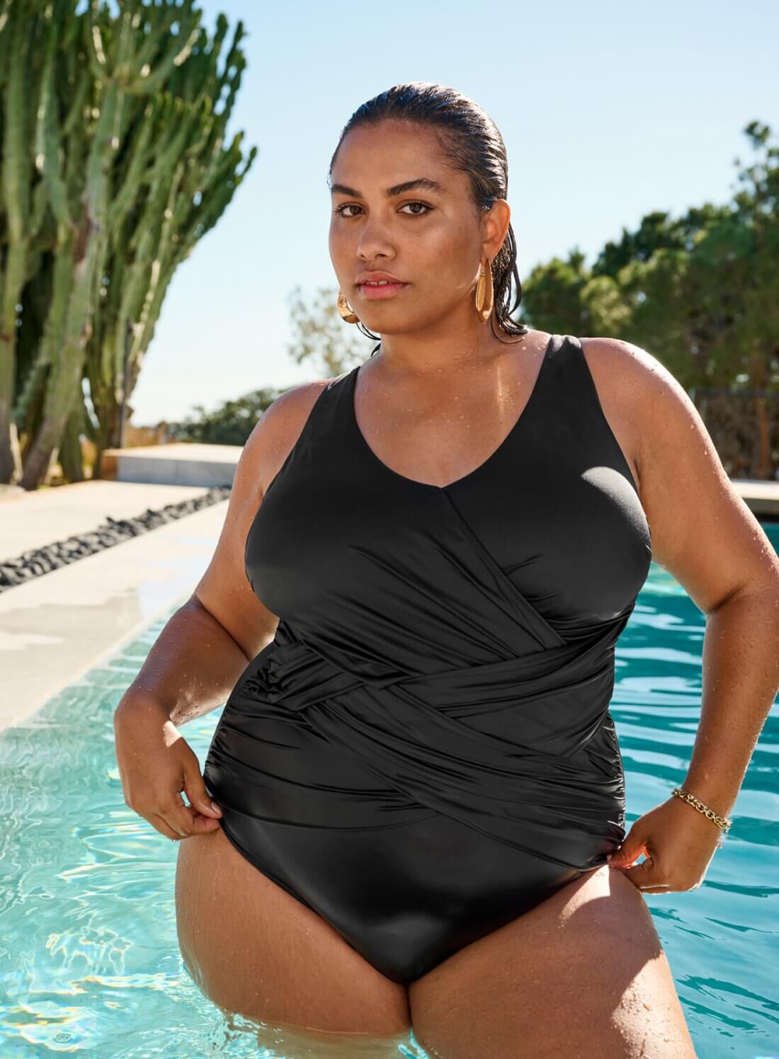 Black swimsuit with details, , Model