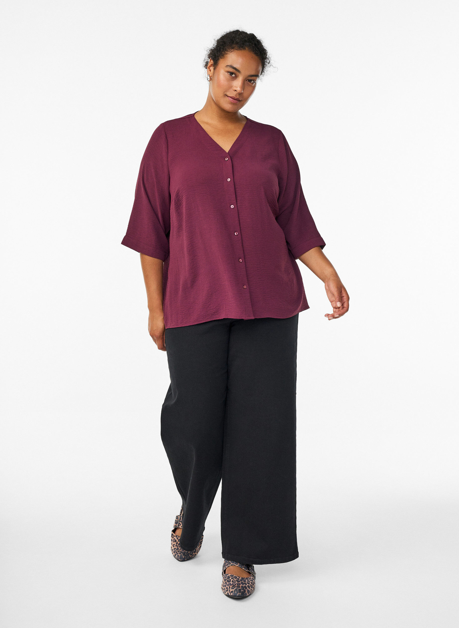 ZizzifashionShirt Blouse with V-Neck and 3/4 Sleeves, Red, Model image number 1