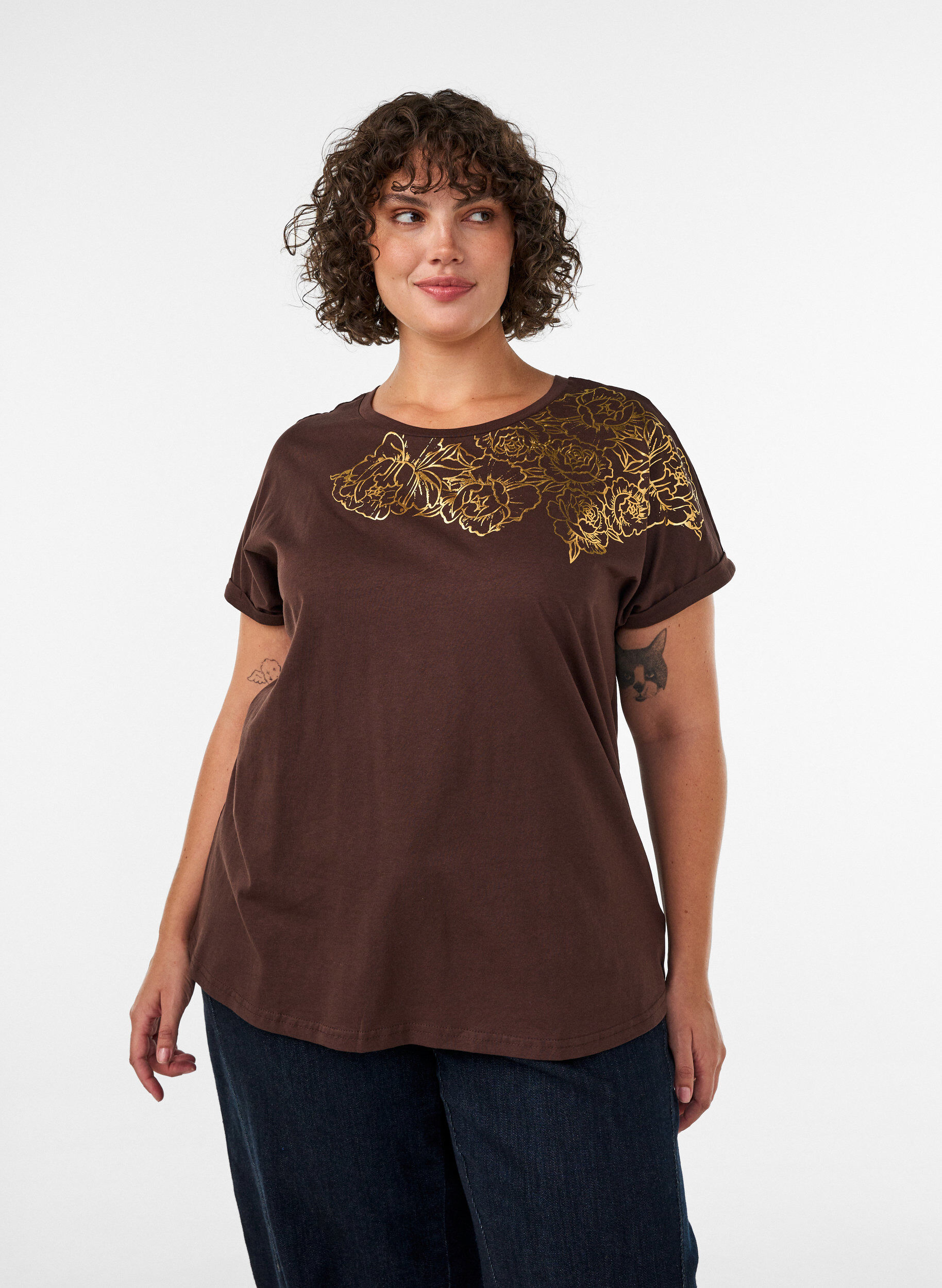 Cotton T-shirt with floral print, Brown, Model