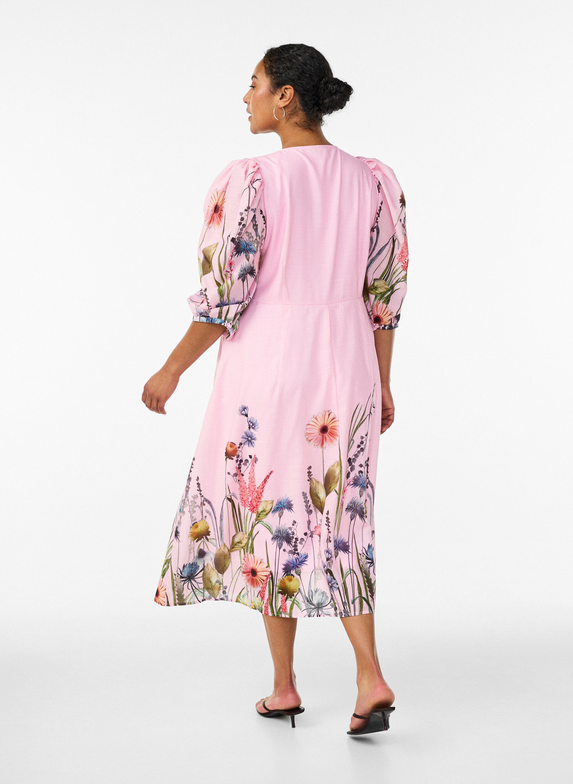 Zizzifashion Midi dress with an empire line and floral print, Pink, Model image number 2