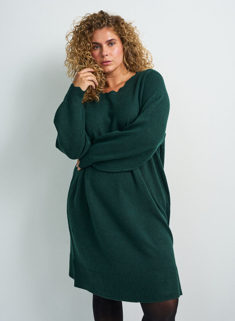 Short knitted dress with wavy hem and slits, Green, Model image number 0
