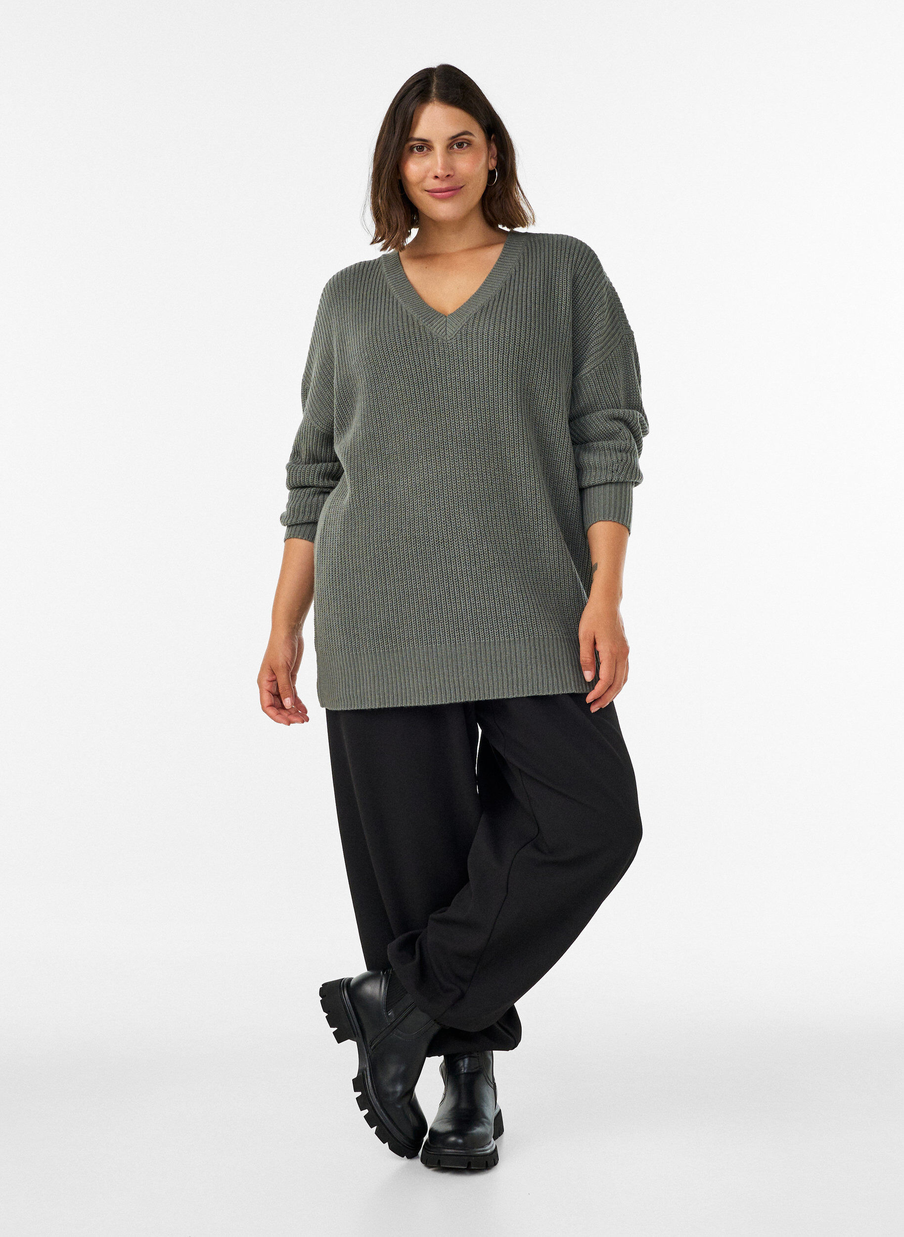 ZizzifashionLong rib-knit blouse with a V-neck, Green, Model image number 1