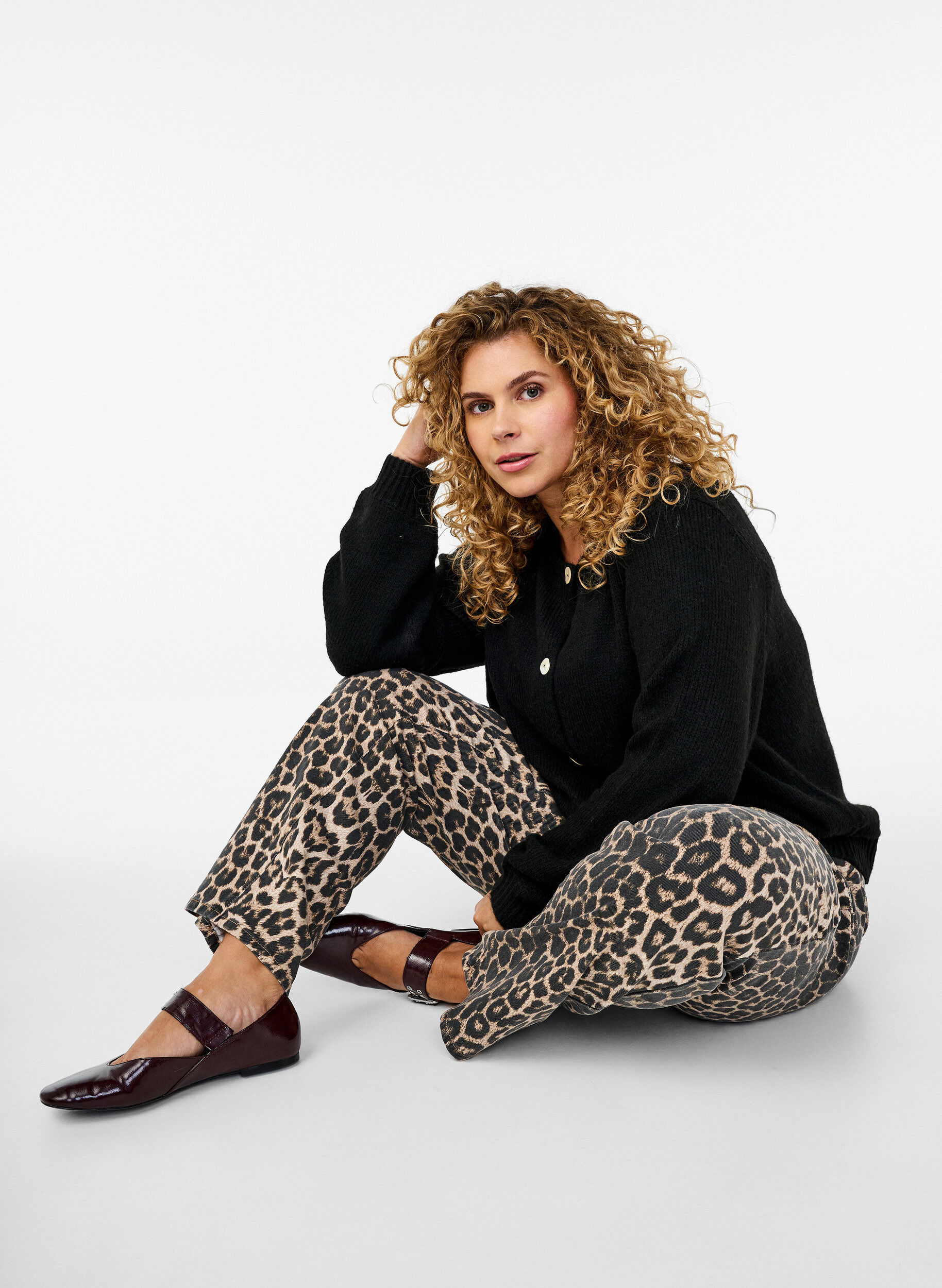 Zizzifashion Knitted cardigan with wool and buttons, Black Solid, Image image number 0