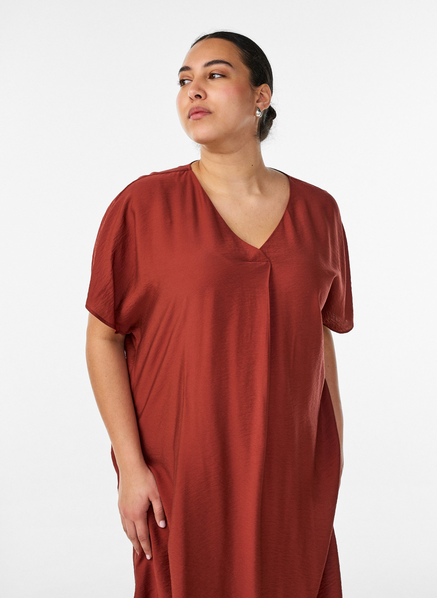 Zizzifashion V-neck dress in viscose, Red, Model image number 3