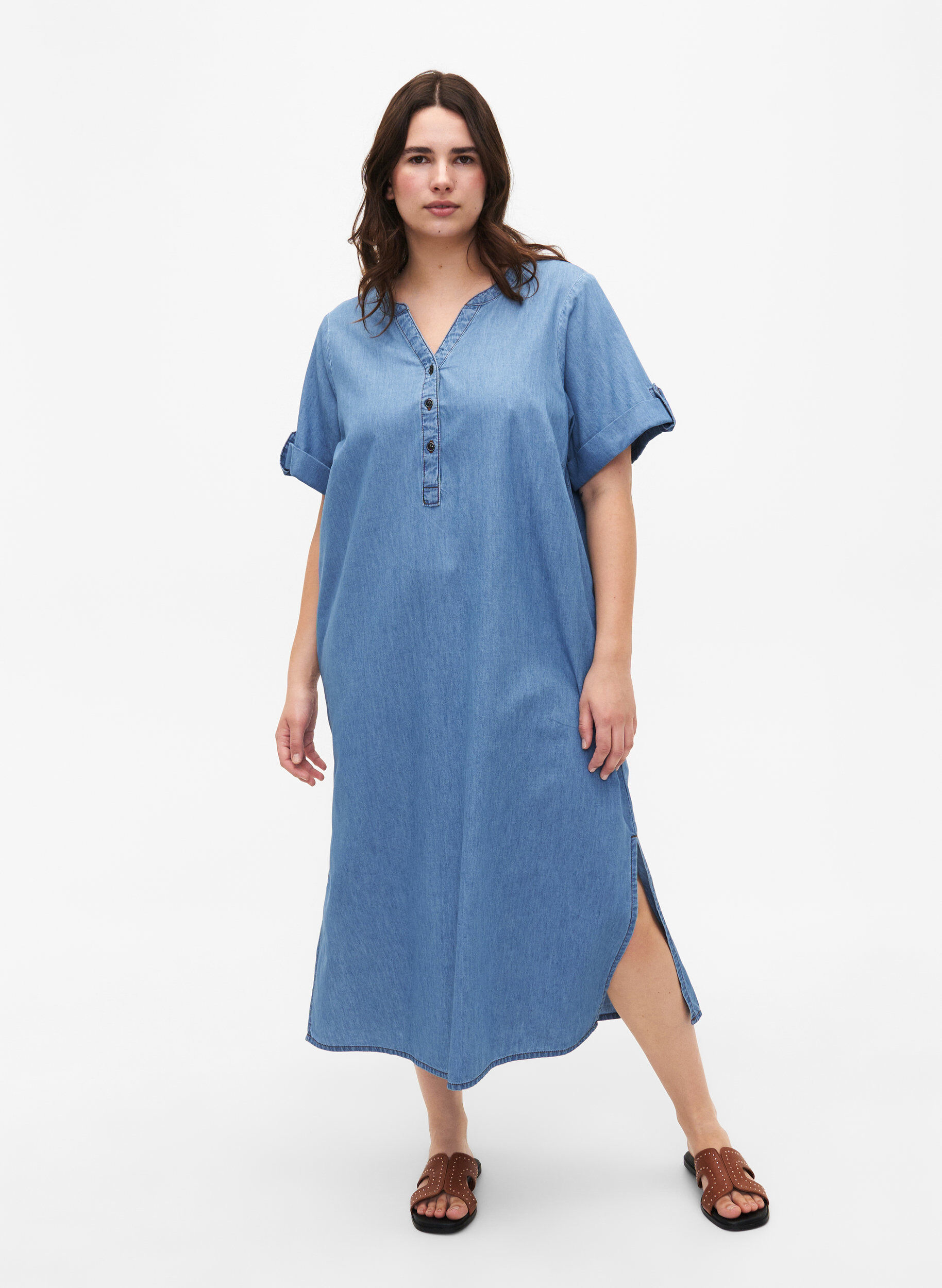 Zizzifashion Denim dress with slit and short sleeves, Blue denim, Model image number 0