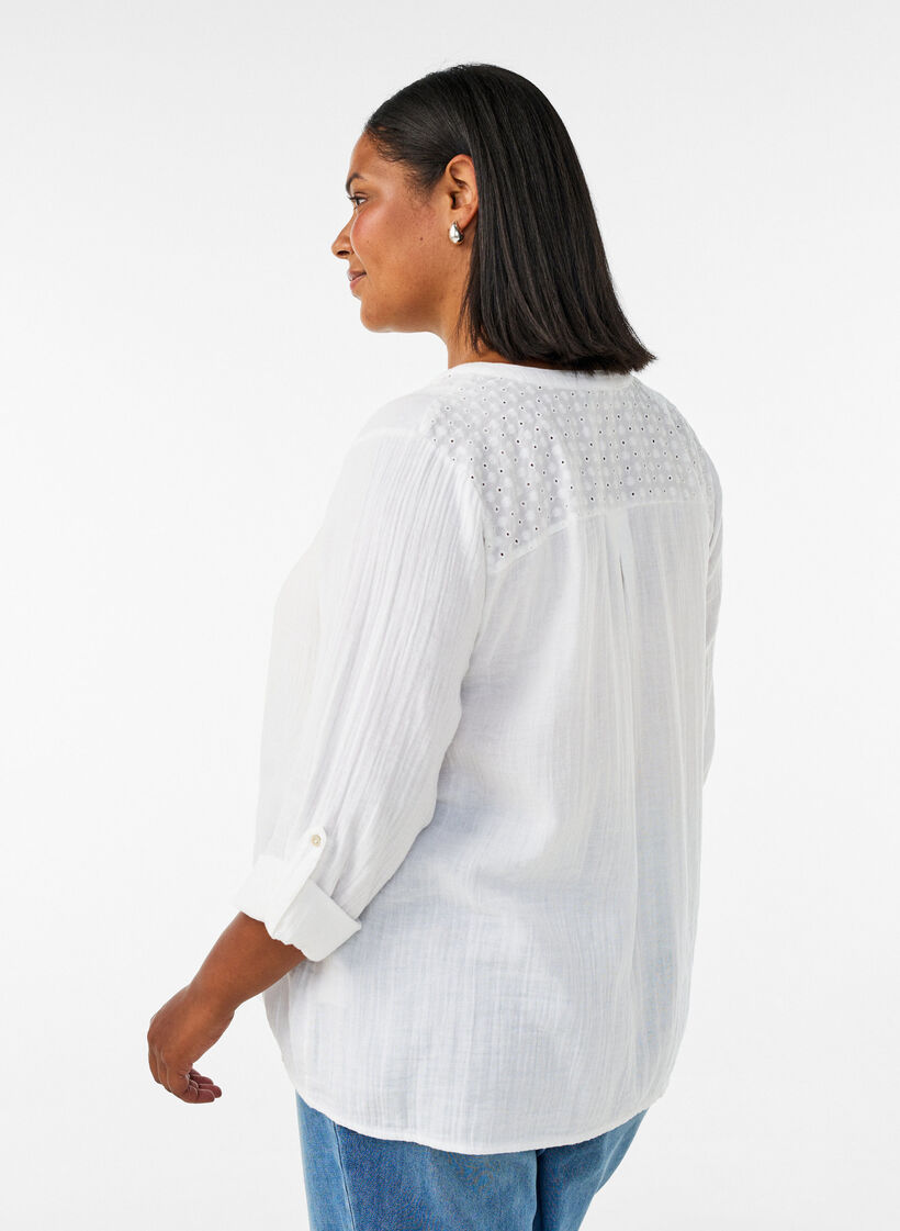 Blouse in cotton muslin with broderie anglaise, White, Model image number 1