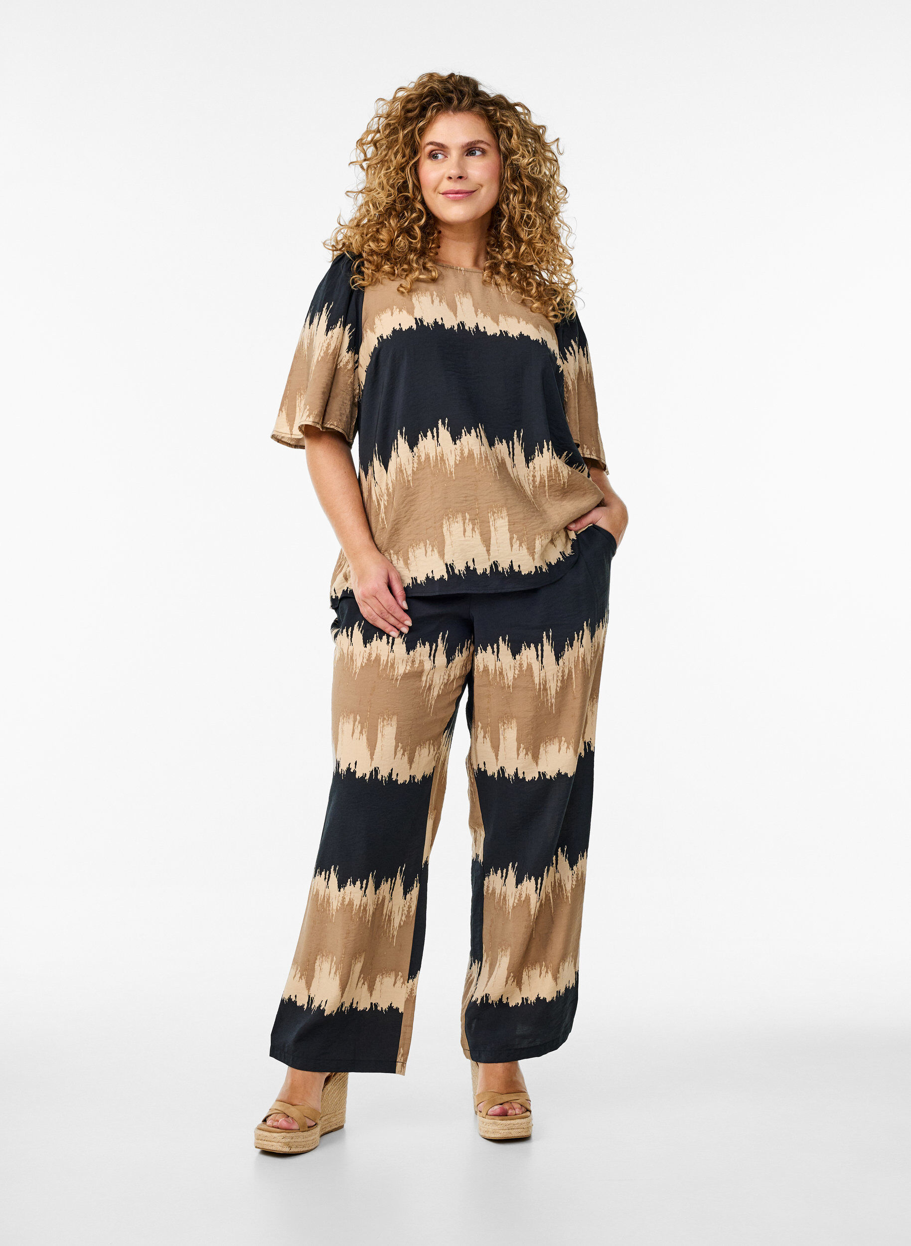 Zizzifashion Blouse with wide sleeves and graphic print, Black, Model image number 1