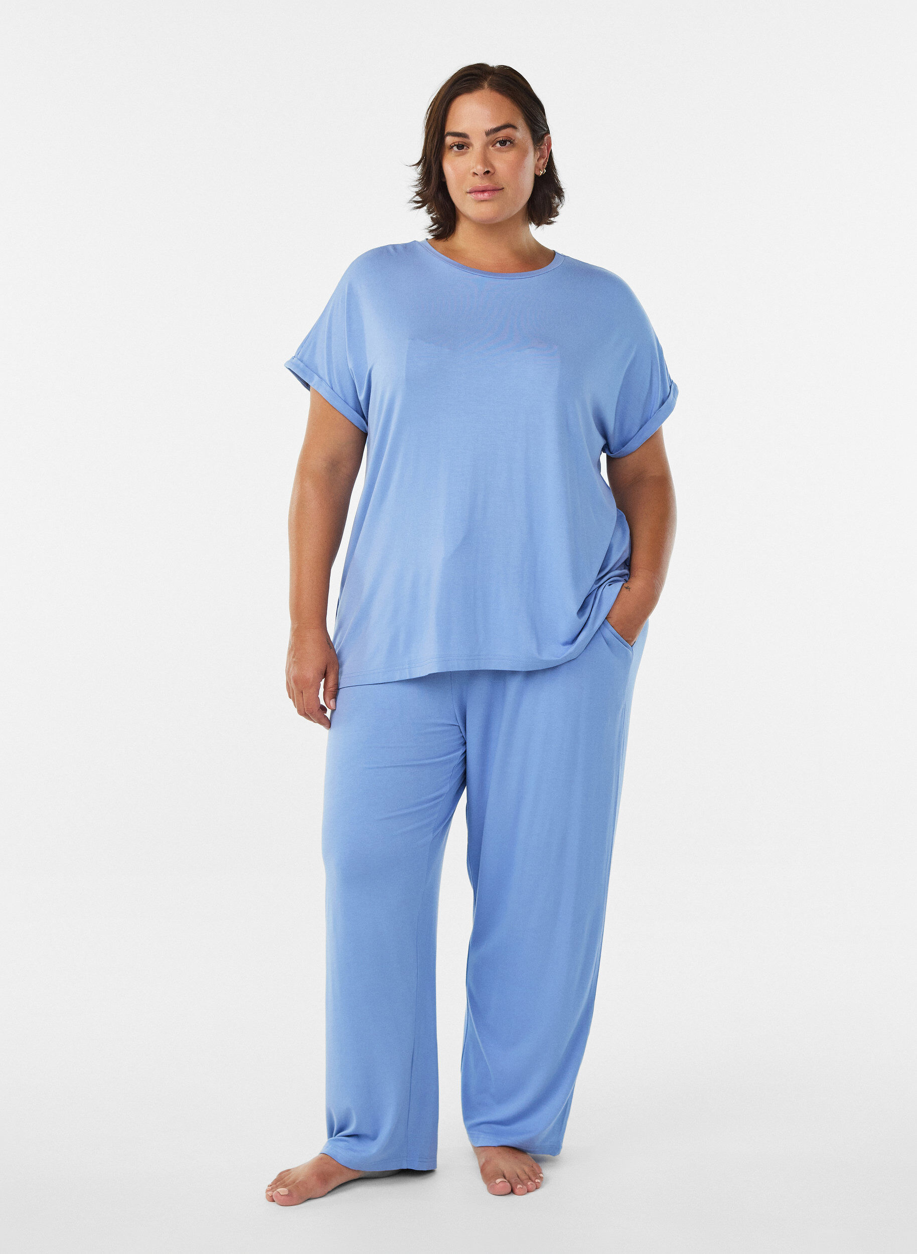 Zizzifashion Loose night tee in viscose, Blue, Model image number 1