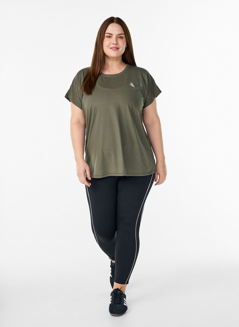 Solid-coloured training T-shirt, Green, Model image number 1