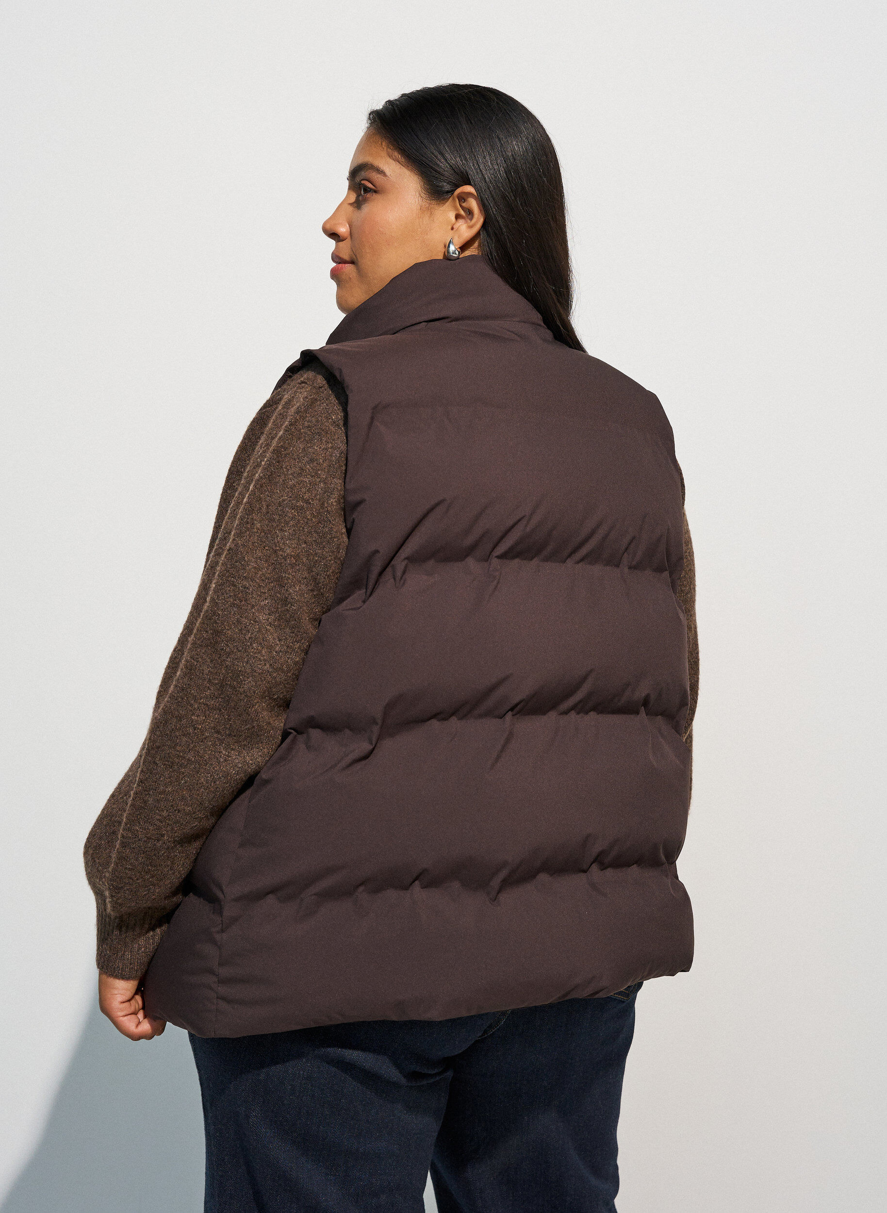 ZizzifashionShort puff vest with high collar, Brown, Model image number 2