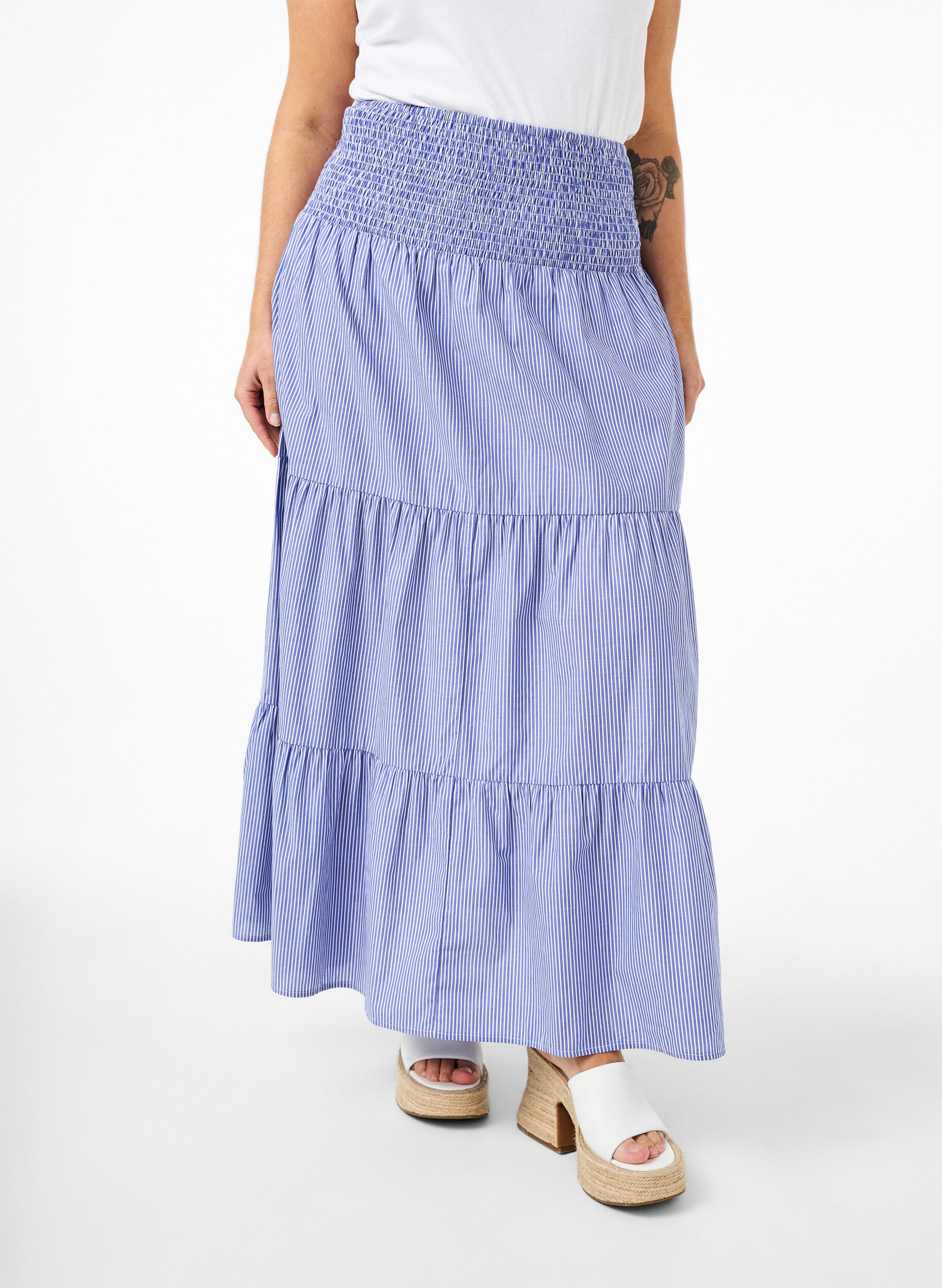 Zizzifashion Striped maxi skirt with a smock, Baja Blue Stripe, Model image number 2