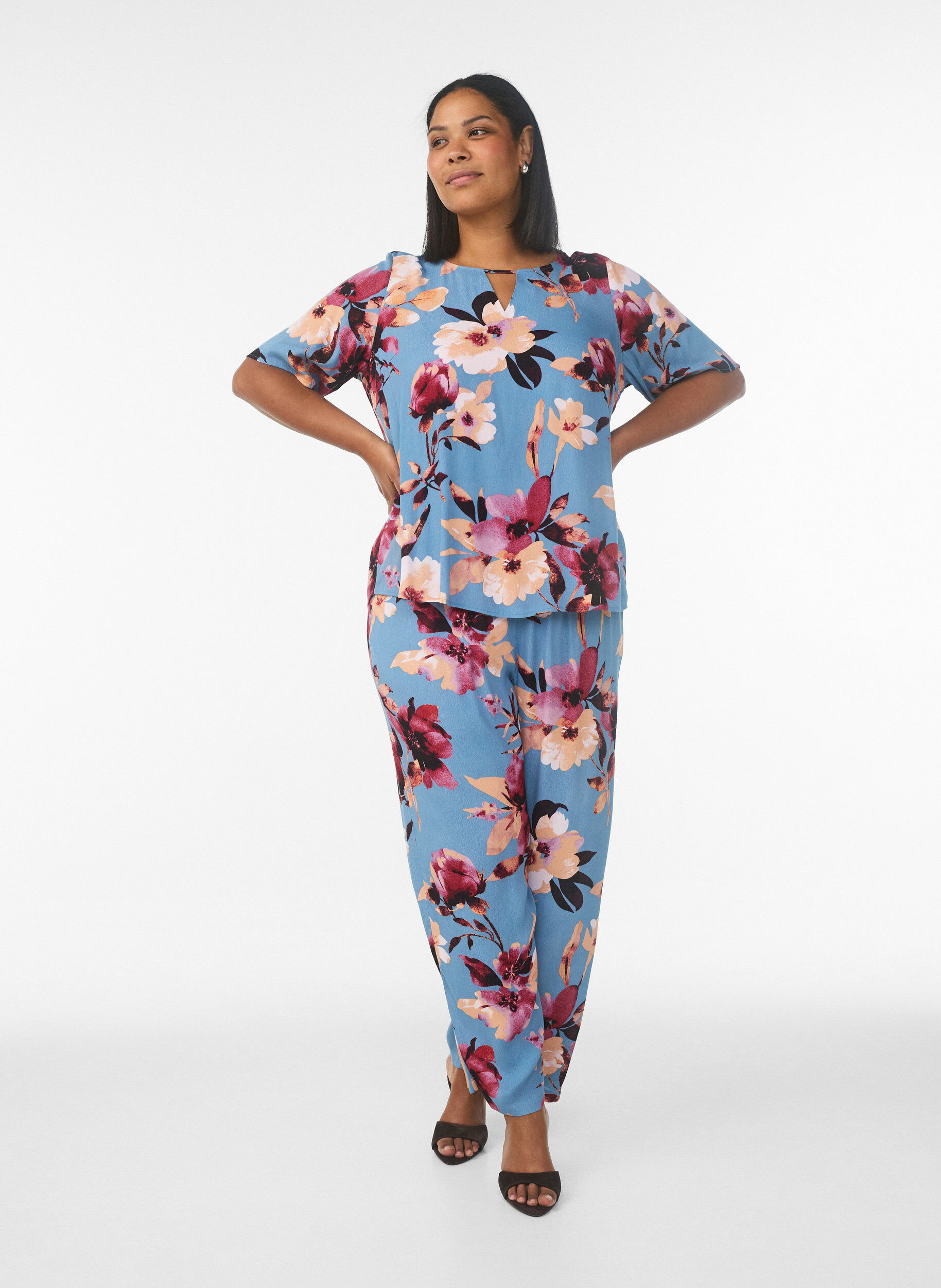 Zizzifashion Short sleeve viscose blouse with print, Blue, Model image number 1