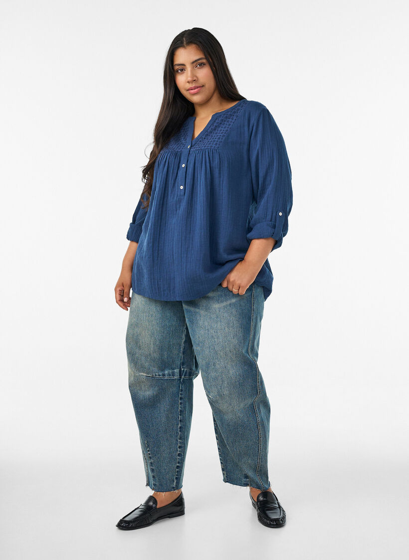Blouse in cotton muslin with broderie anglaise, Blue, Model image number 1