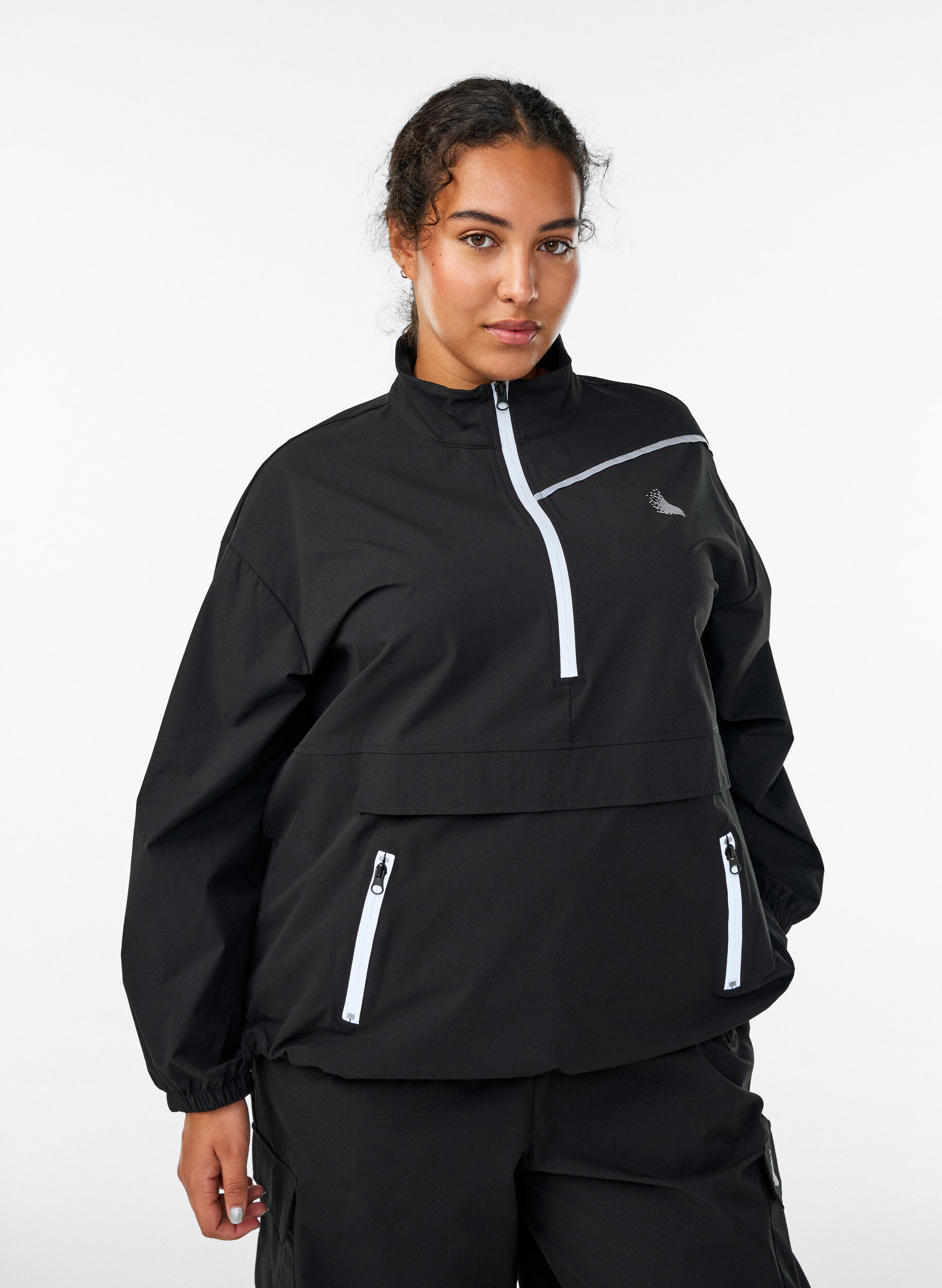 Sporty anorak with reflective details and pockets, Black, Model