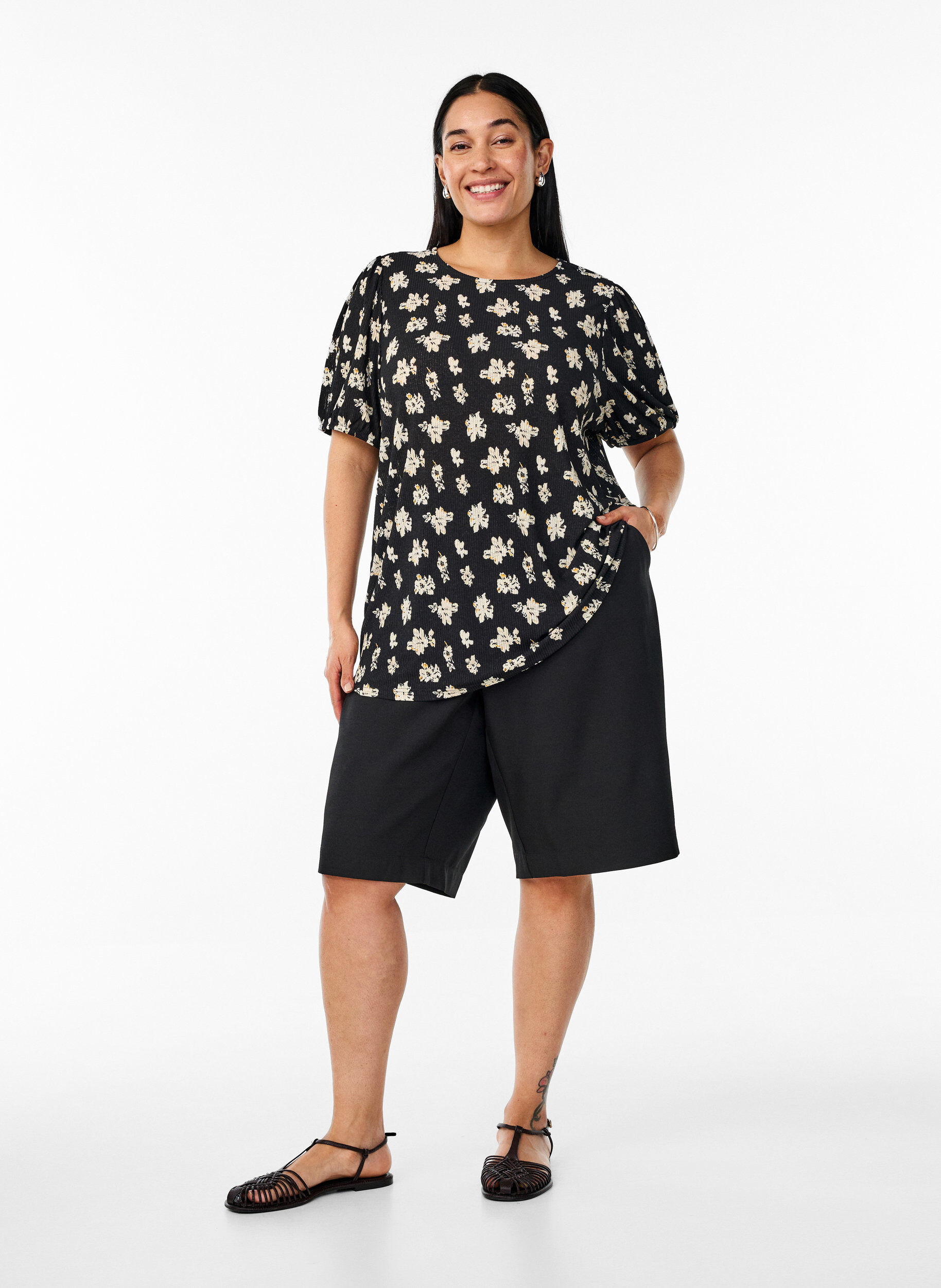 Zizzifashion Patterned blouse with short sleeves, Black, Model image number 1