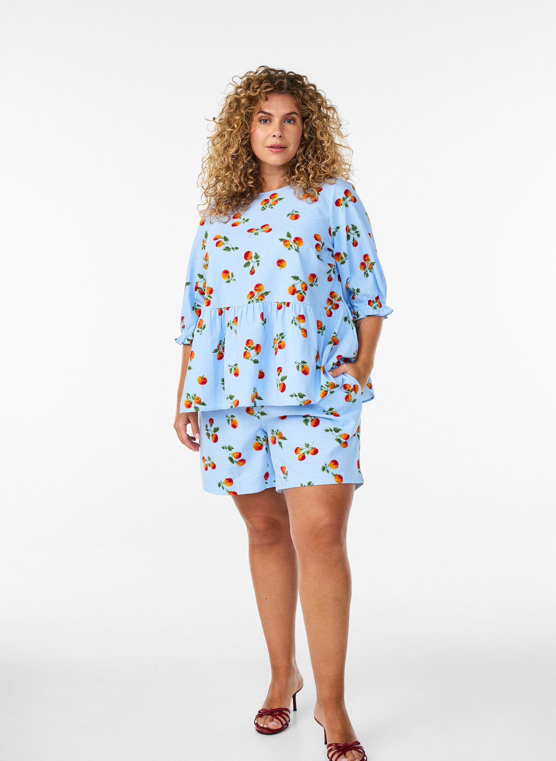 Zizzifashion Cotton shorts with a tomato print and high waist, Light Blue, Model image number 1