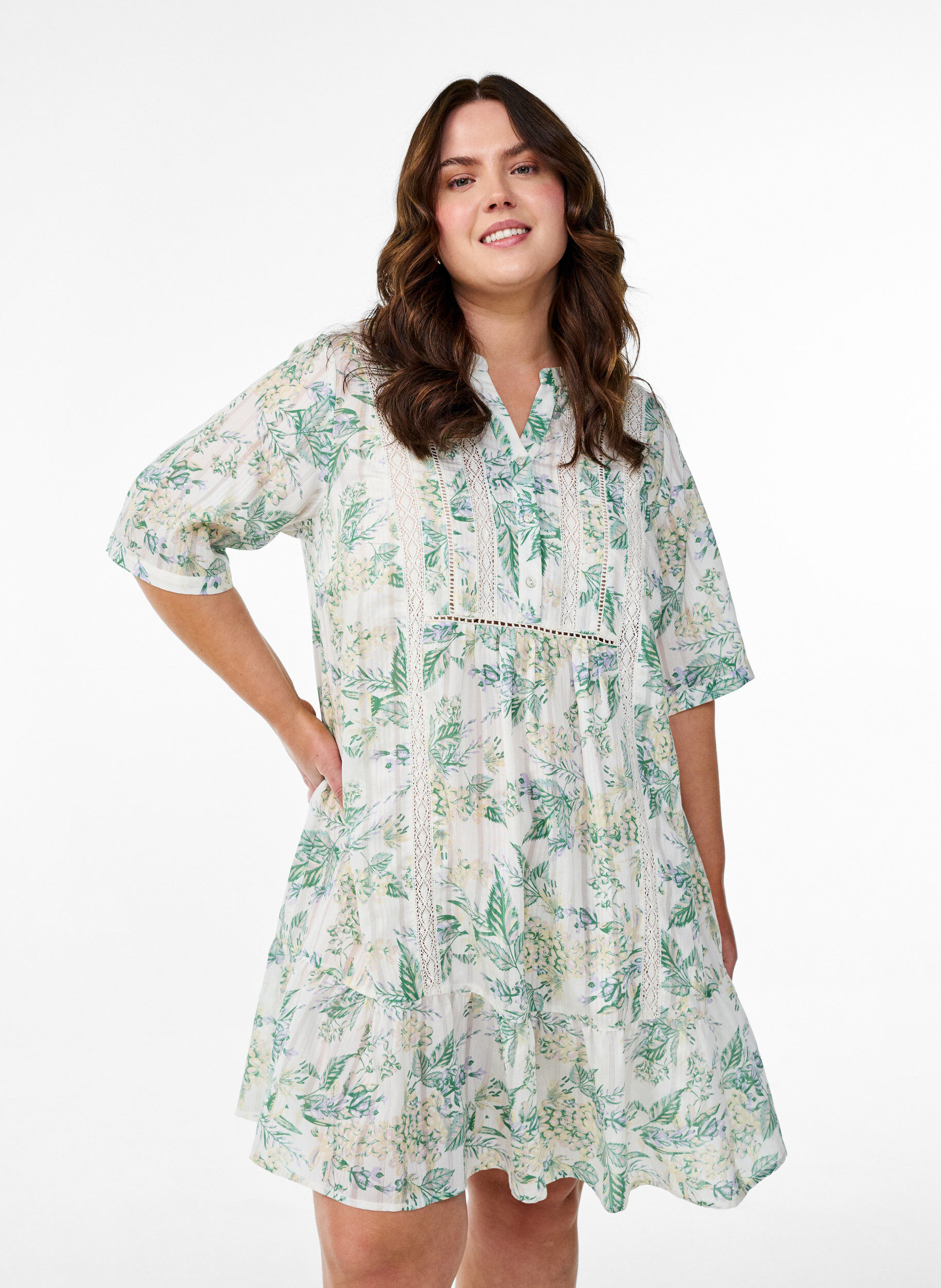 Short viscose dress with lace trim and an A-line cut, White, Model