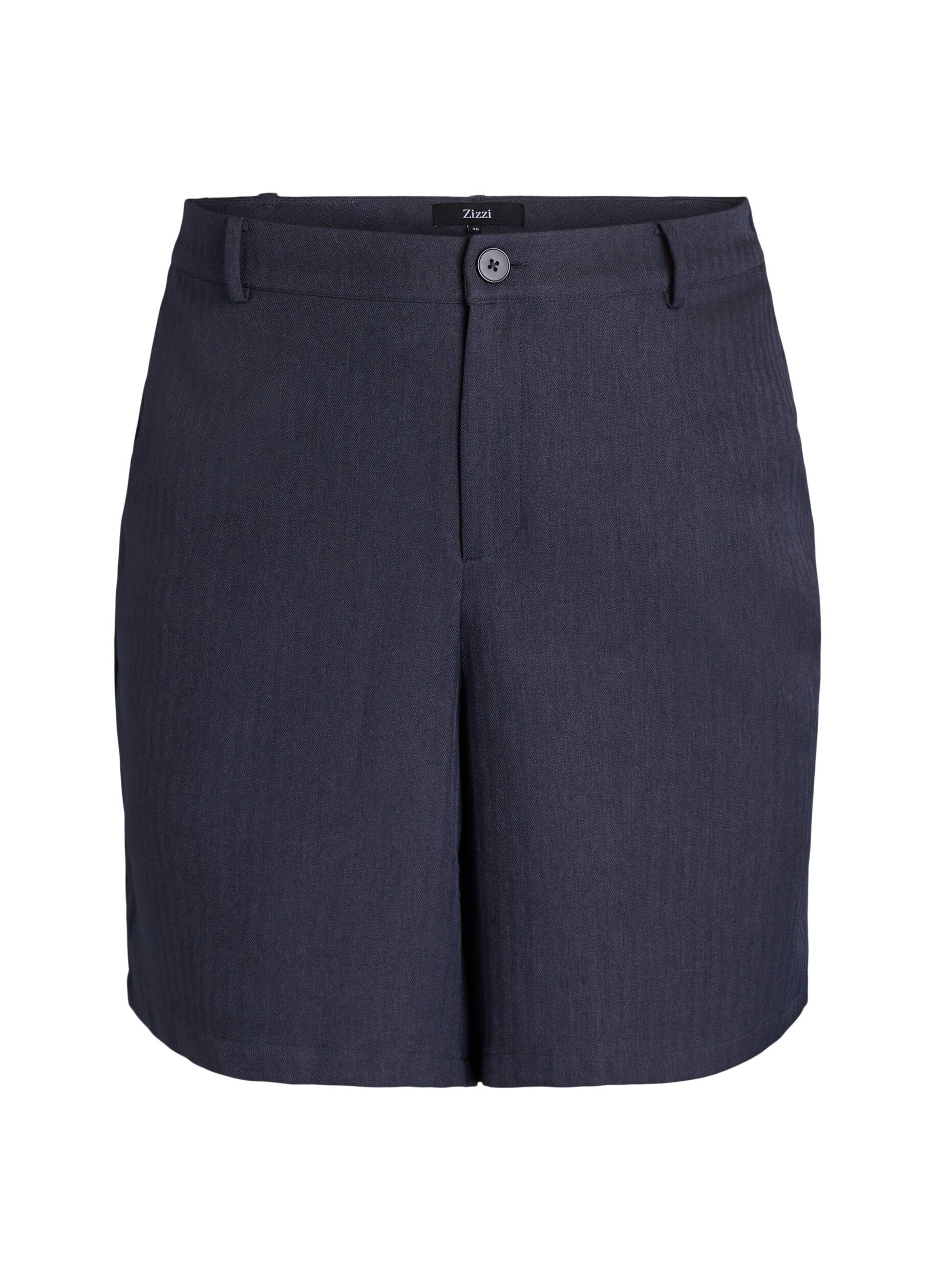 Tailored bermuda shorts with pockets