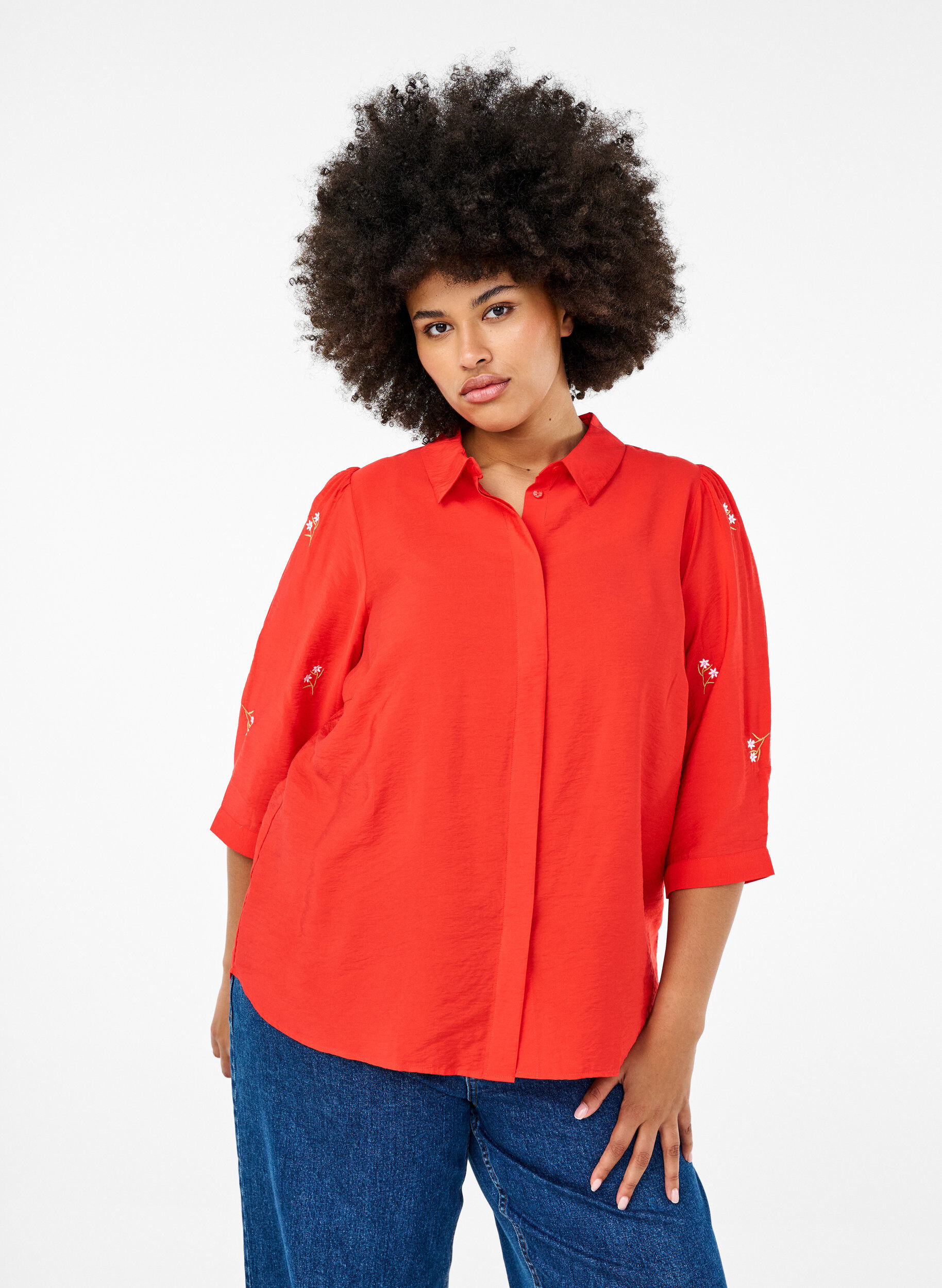Zizzifashion Blouse with 3/4 sleeves and floral embroidery, Flame Scarlet, Model image number 0