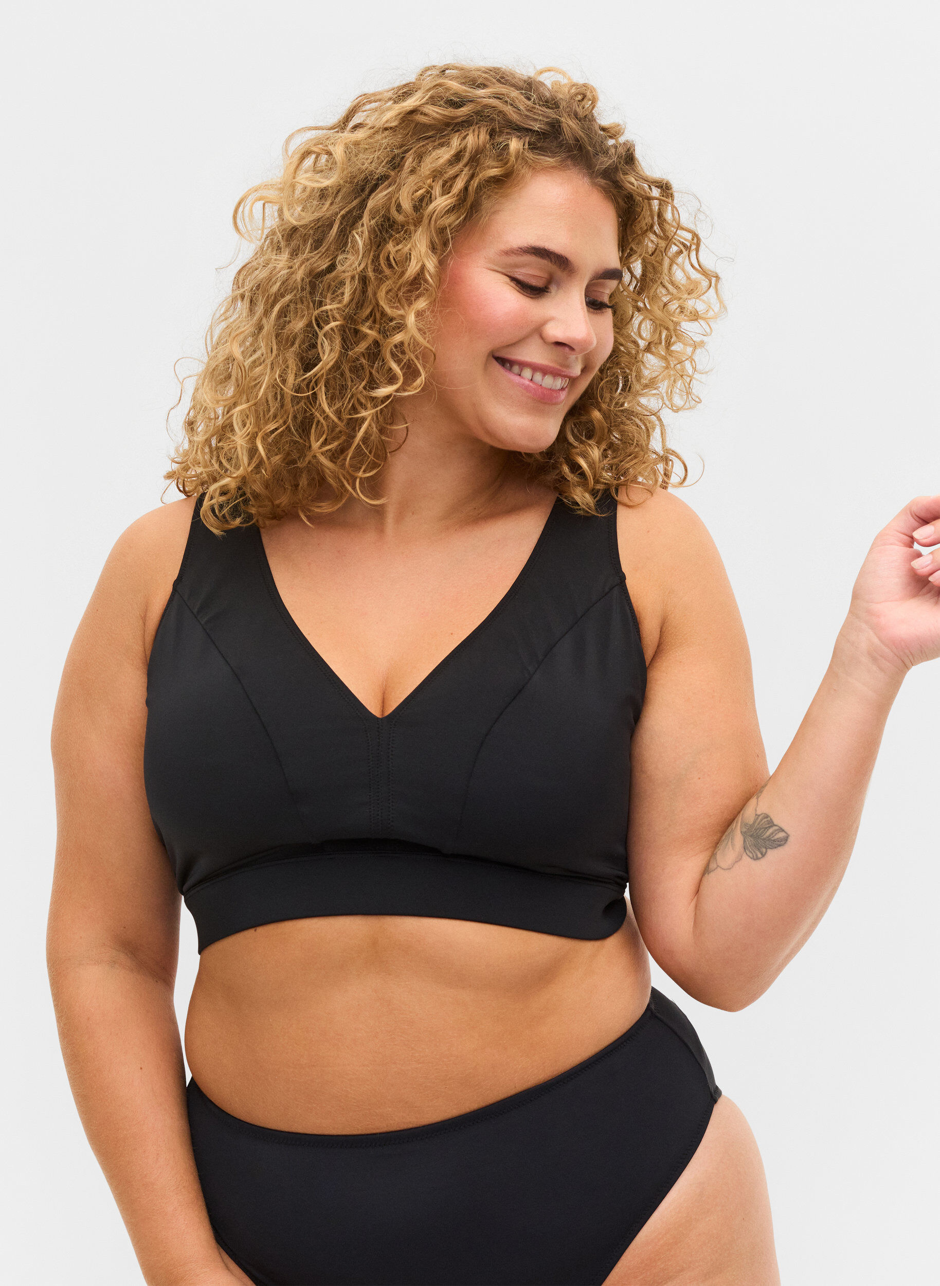 Zizzifashion V-neck bikini top, Black, Model image number 0