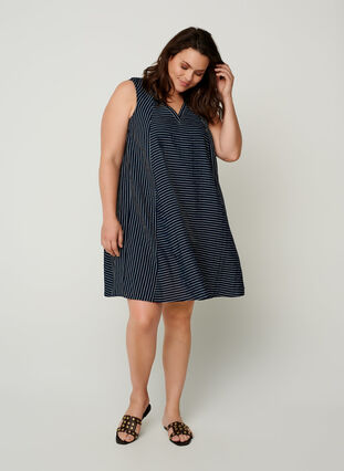Short striped dress with pockets, Night Sky, Model image number 2