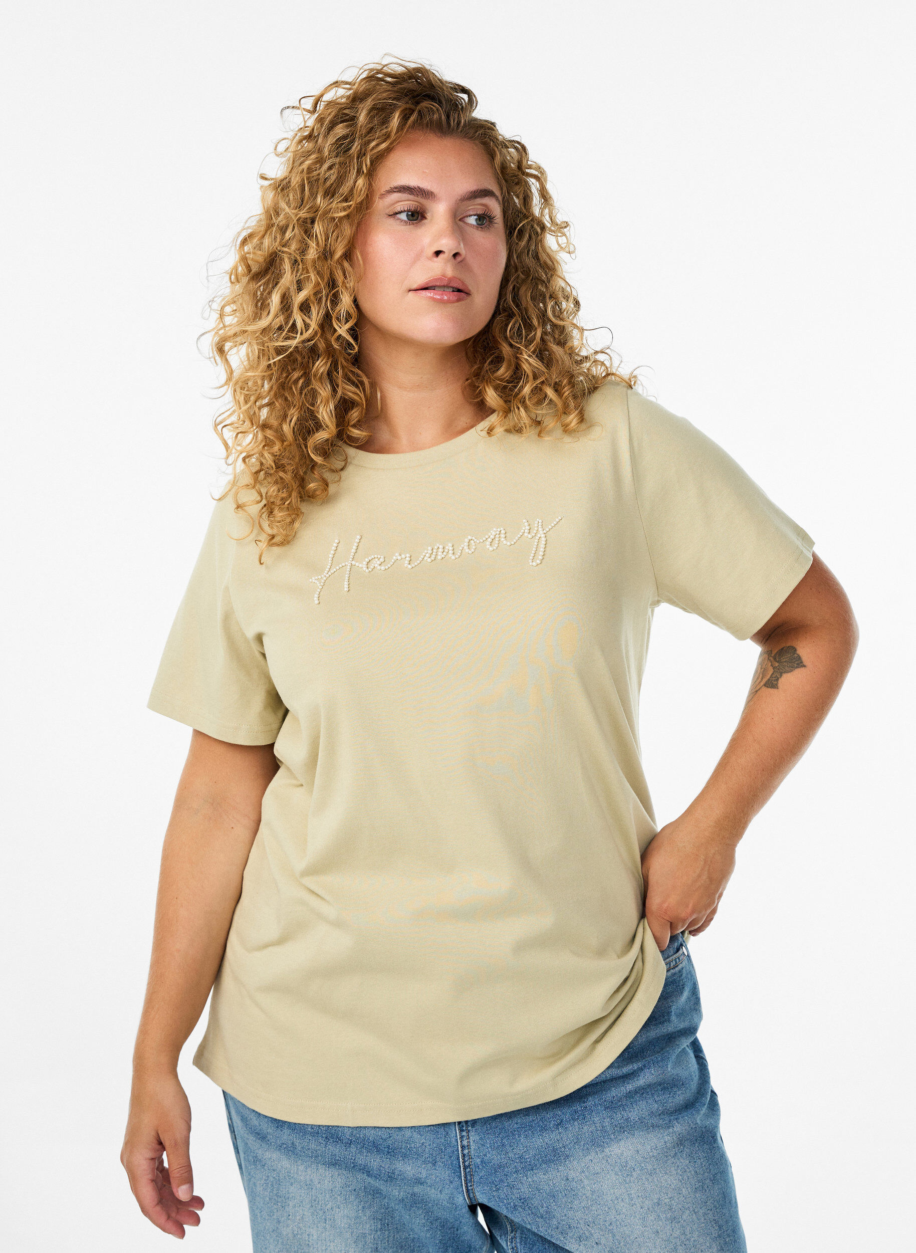 T-shirt in organic cotton with pearl text, Beige, Model