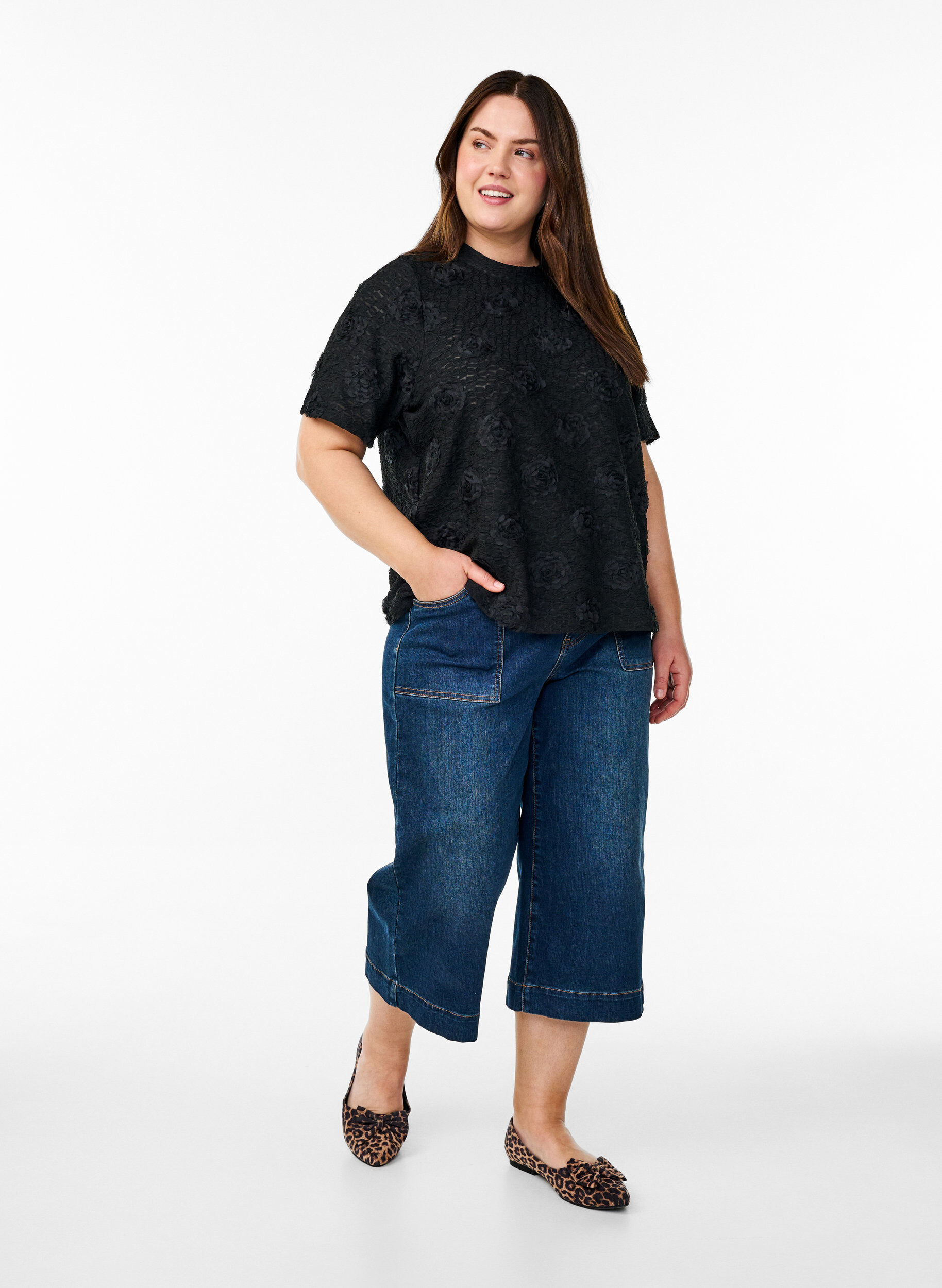 Zizzifashion Blouse with 3D flowers and short sleeves, Black, Model image number 1