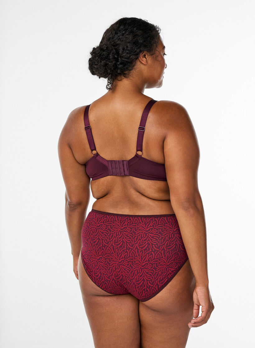 Padded lace bra with underwire, Red, Model image number 2