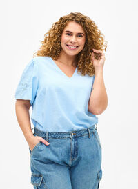 Short sleeve viscose blouse with embroidery, Chambray Blue, Model
