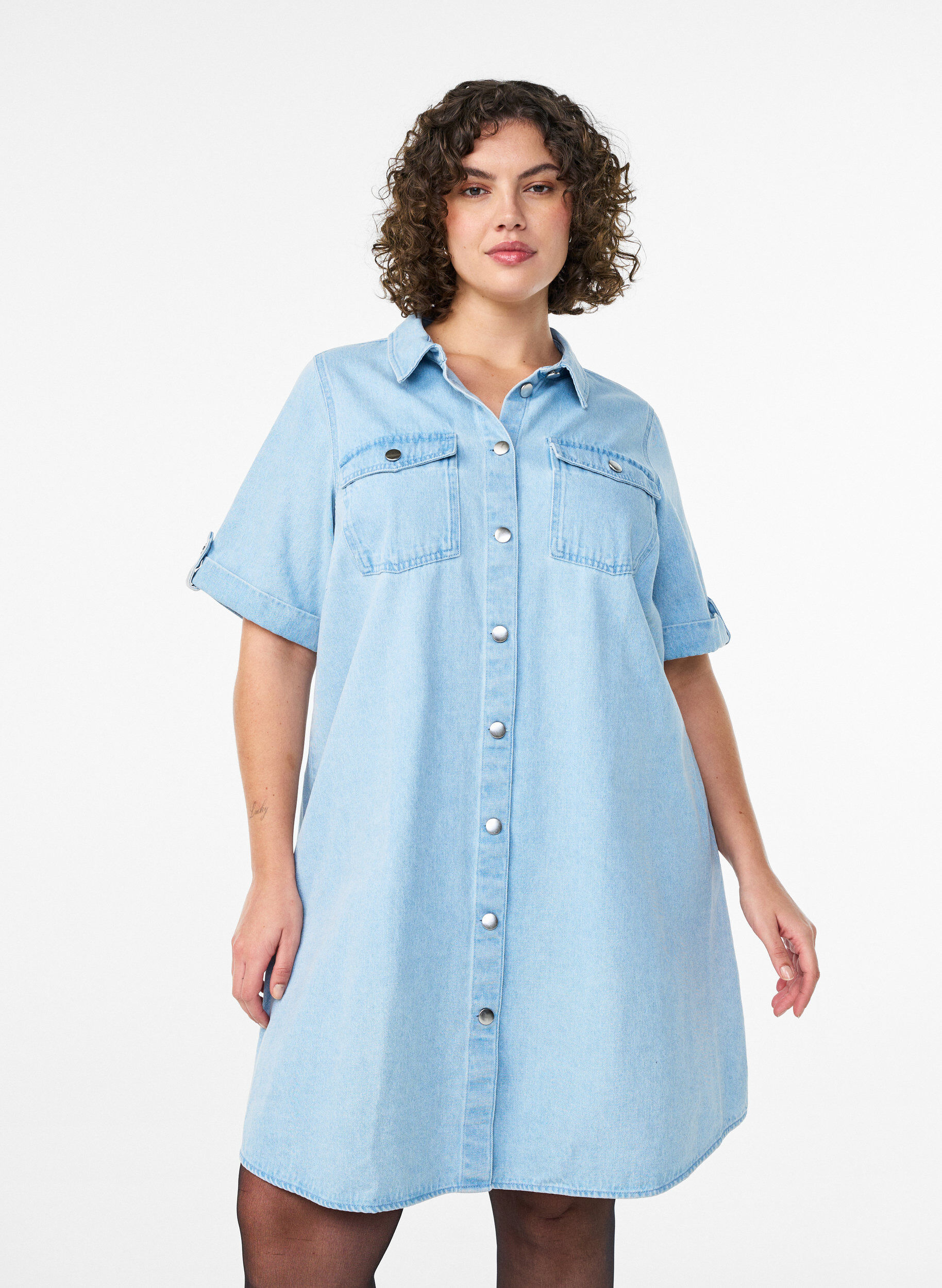 Zizzifashion Denim dress with short sleeves and buttons, Light Blue, Model image number 0