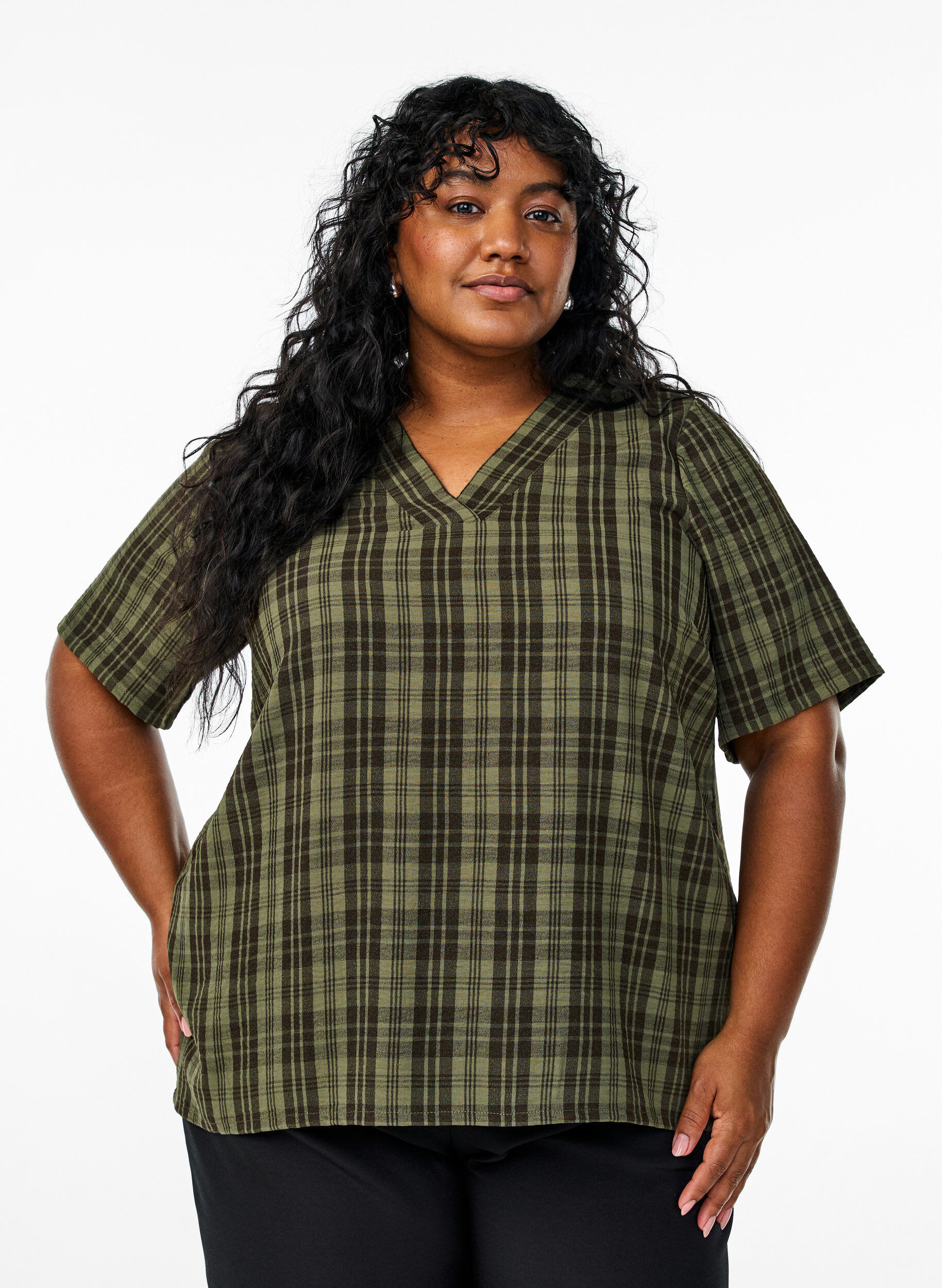 Blouse with check pattern and V-neckline, Green, Model