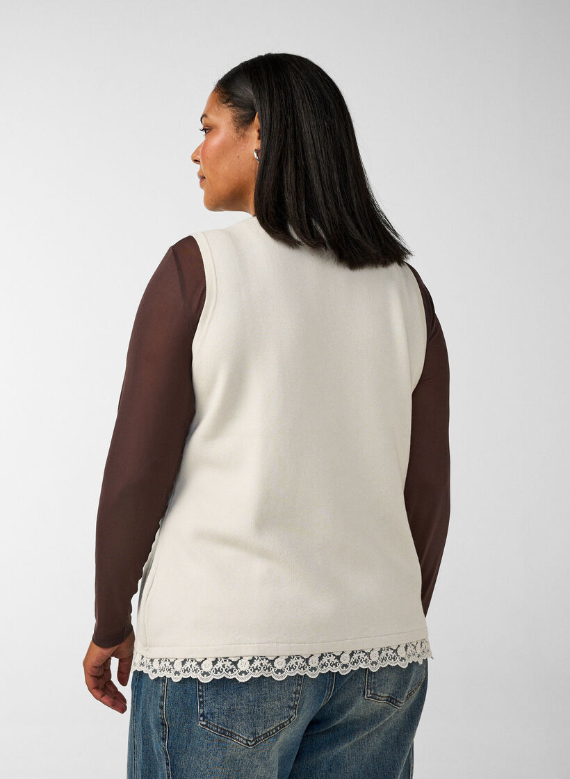 Knitted vest with lace trim, Vanilla, Model image number 2