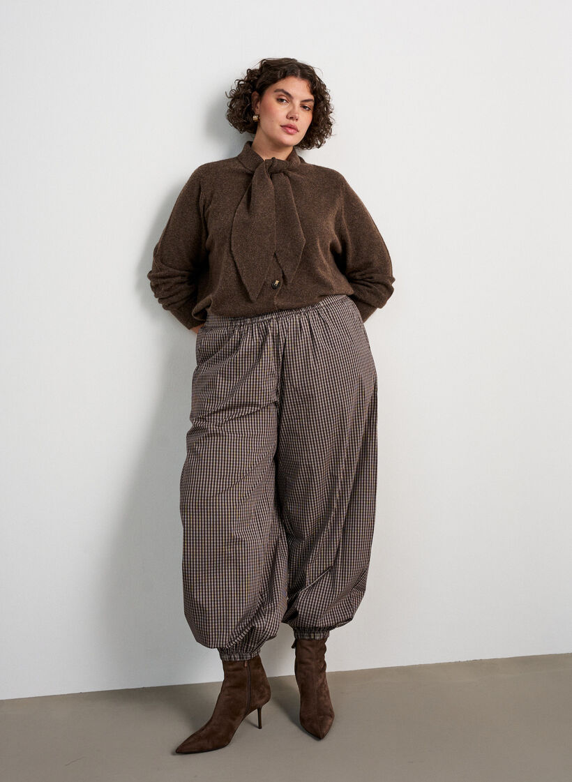 Cardigan with bow ties and buttons, Brown, Model image number 1