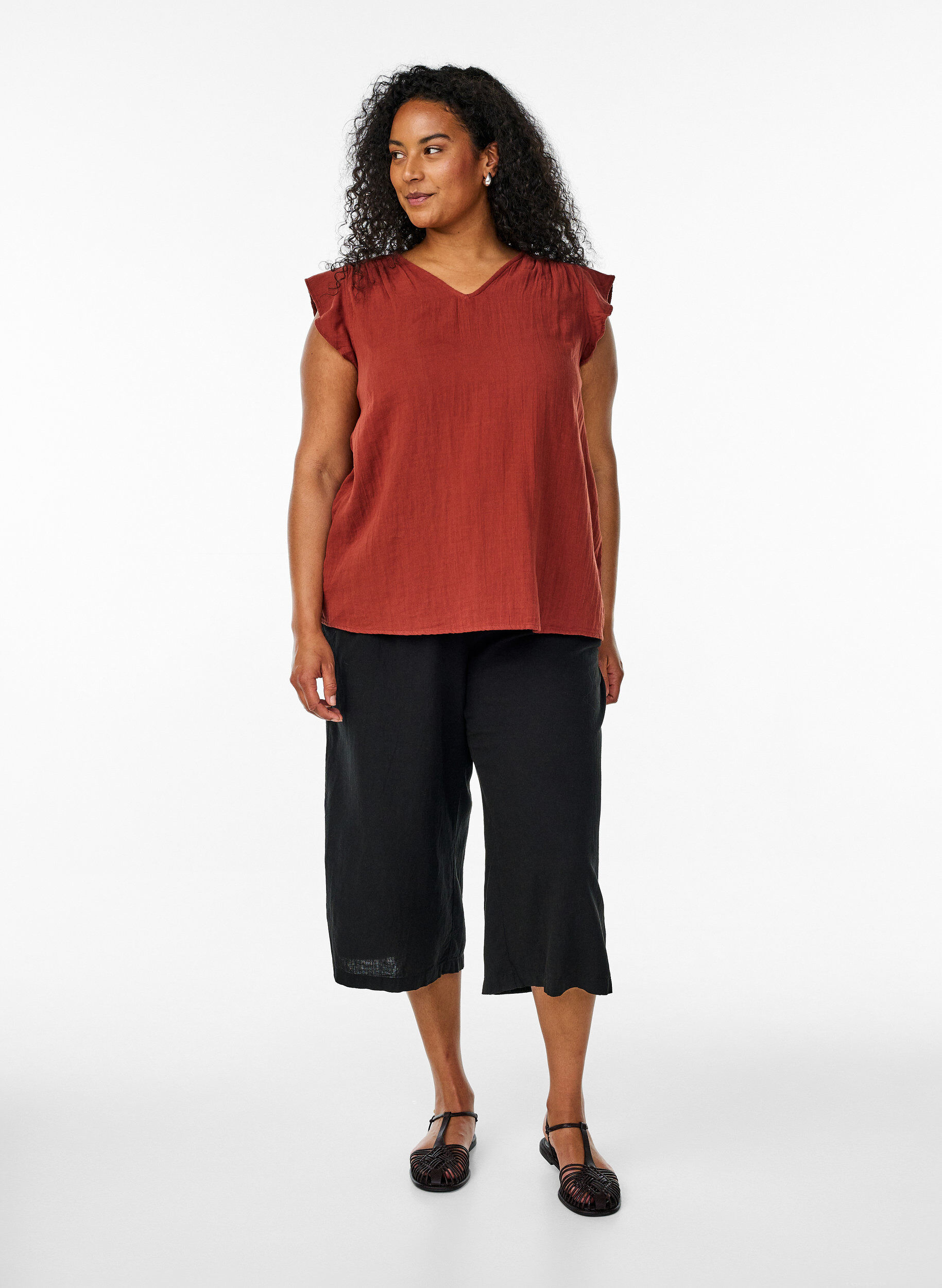 Zizzifashion Sleeveless top in cotton muslin with ruffles, Red, Model image number 1